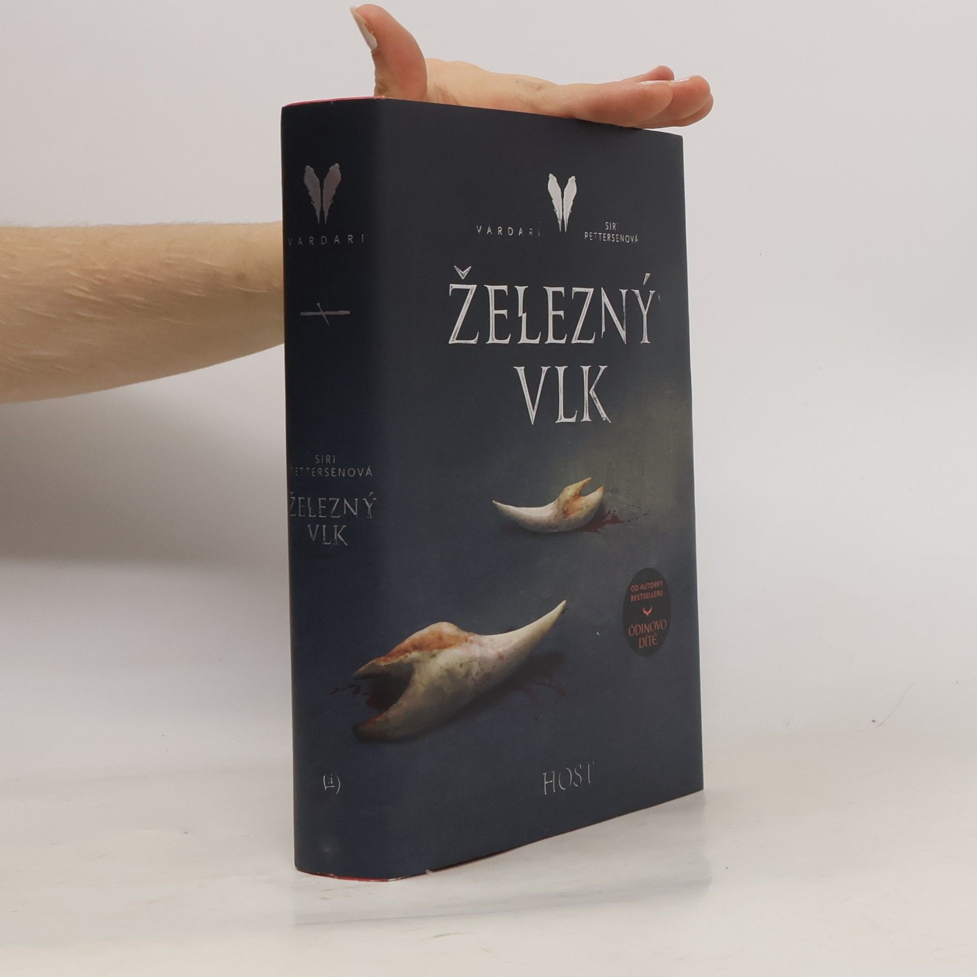 Siri Pettersen Vardari. Železný vlk