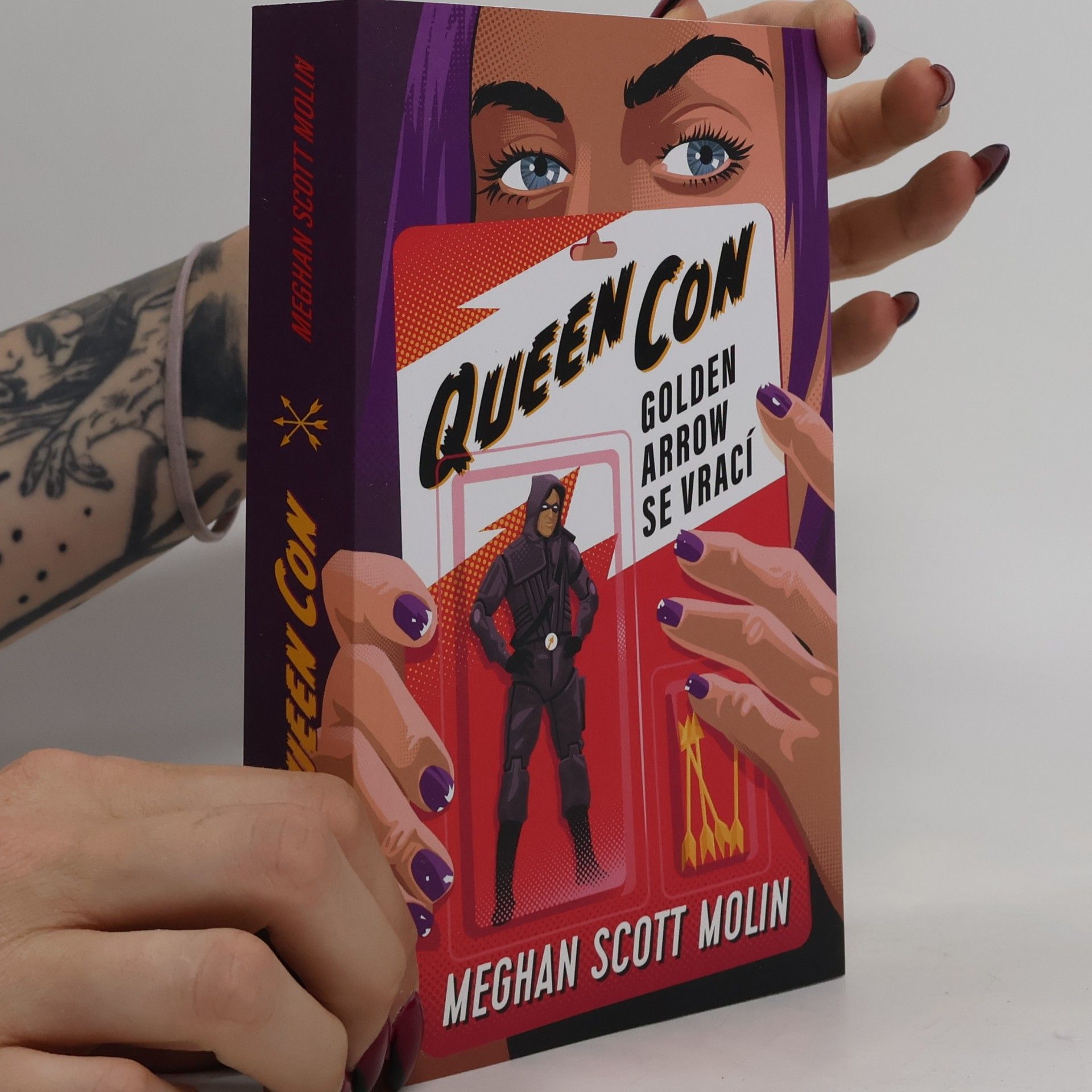Meghan Scott Molin Queen con : zločiny podle komiksu