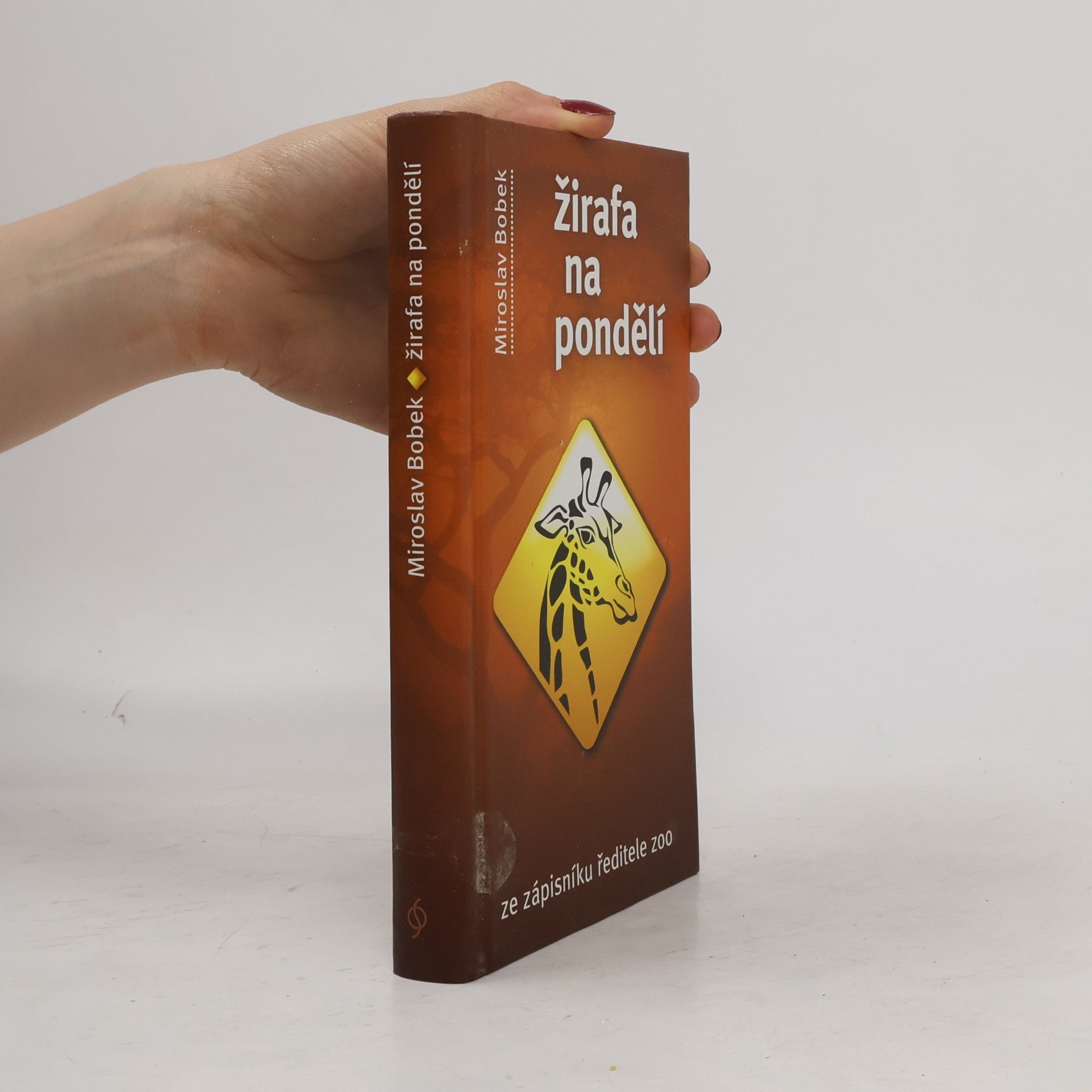Žirafa na pondělí. Ze zápisníku ředitele zoo
