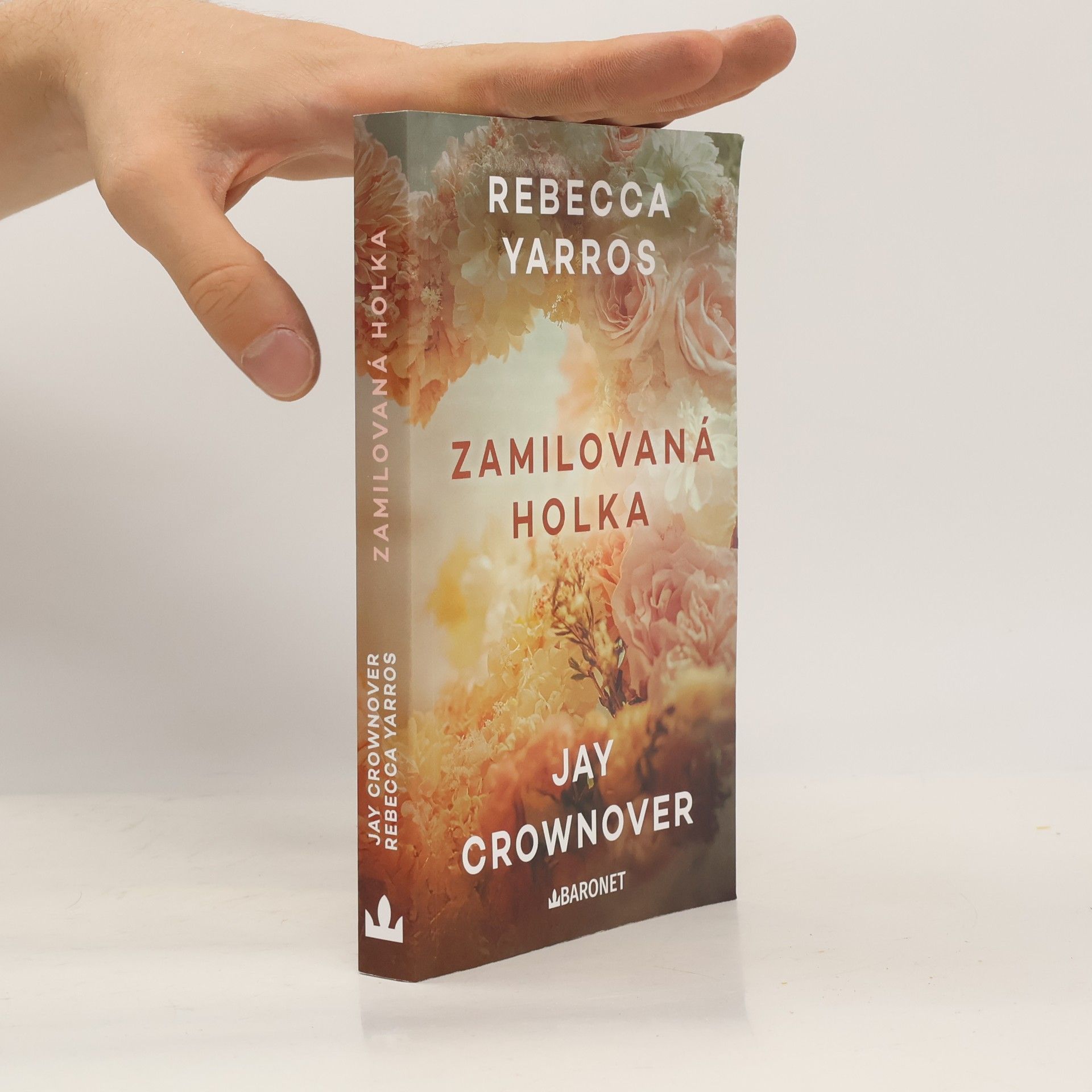 Rebecca Yarros Zamilovaná holka