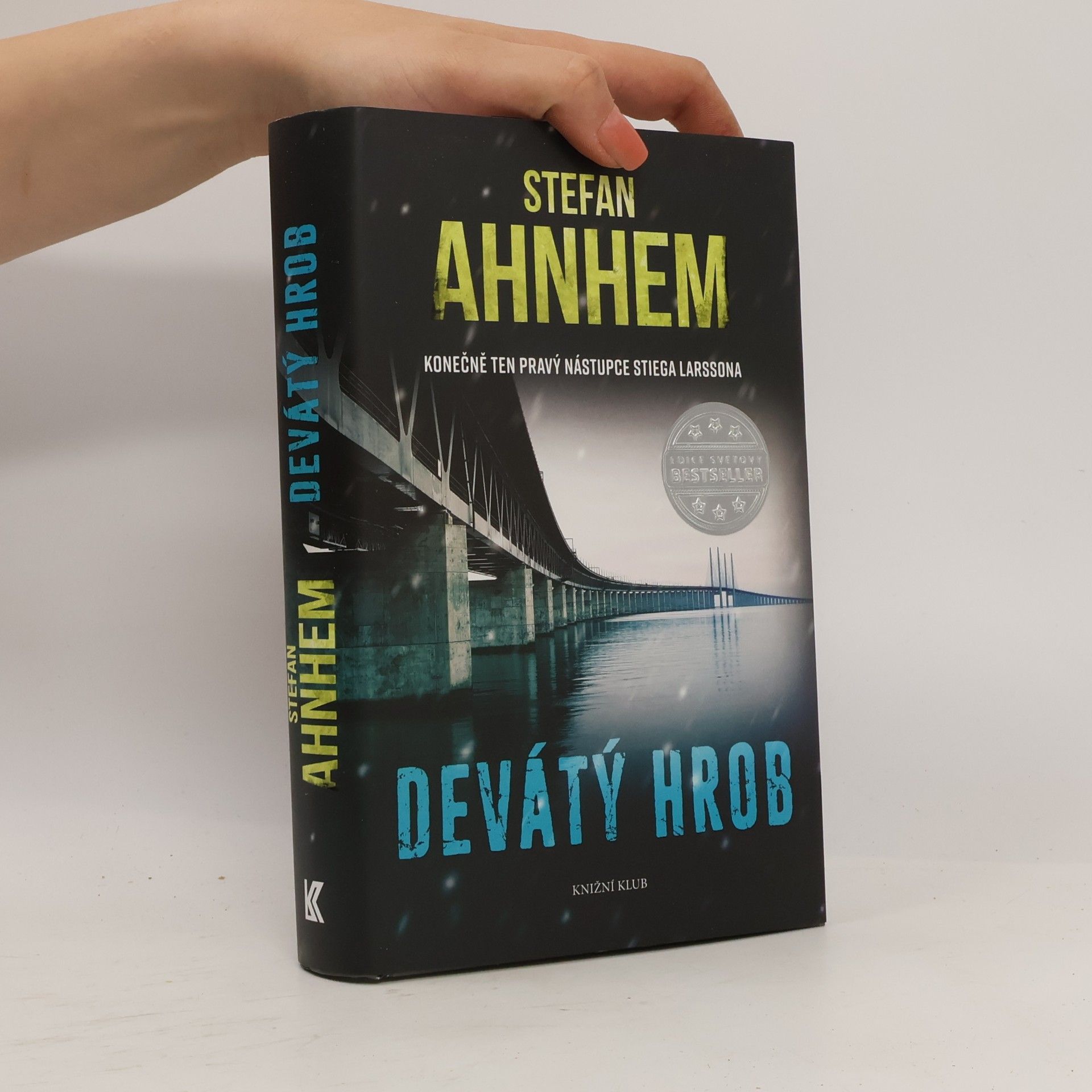 Stefan Ahnhem Devátý hrob