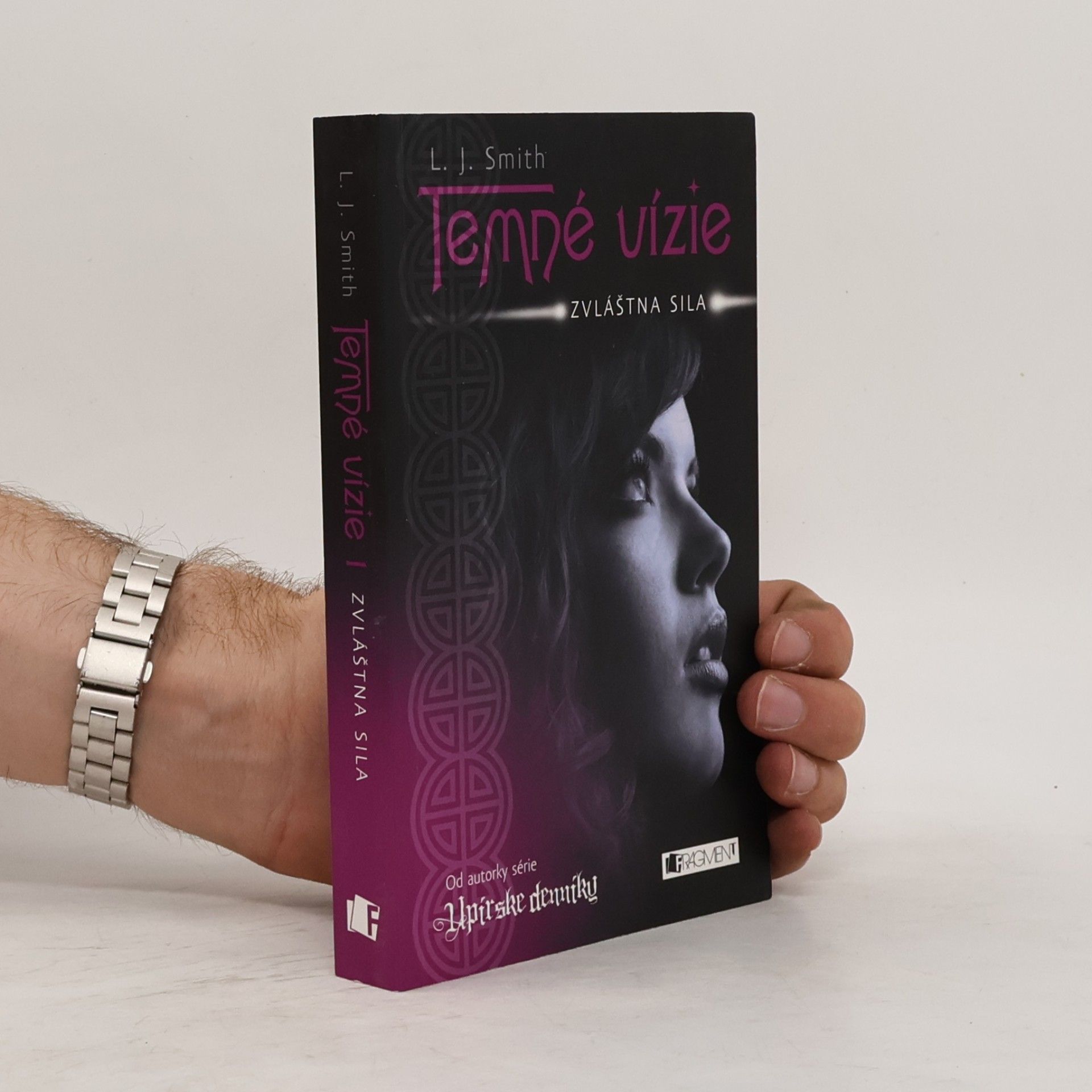L. J. Smith Temné vízie 1: Zvláštna sila