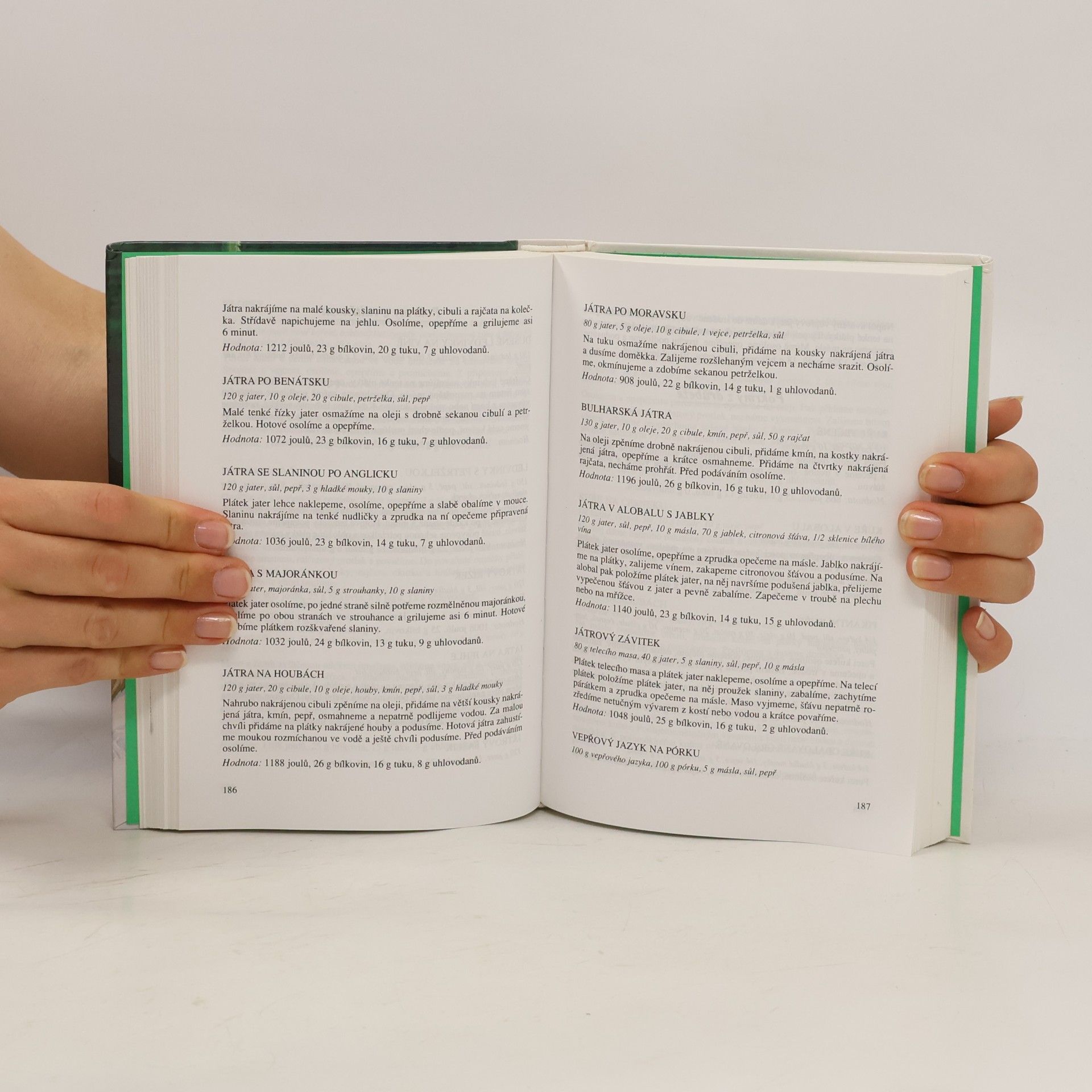 Various authors Dietní kuchařka. Pro zaměstnanou ženu