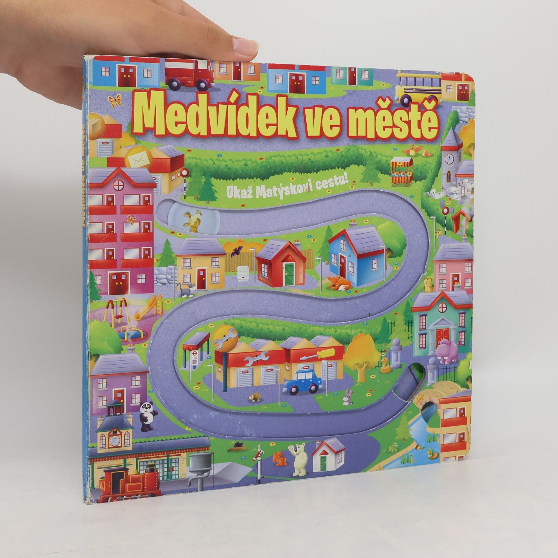 Tom James Medvídek ve městě