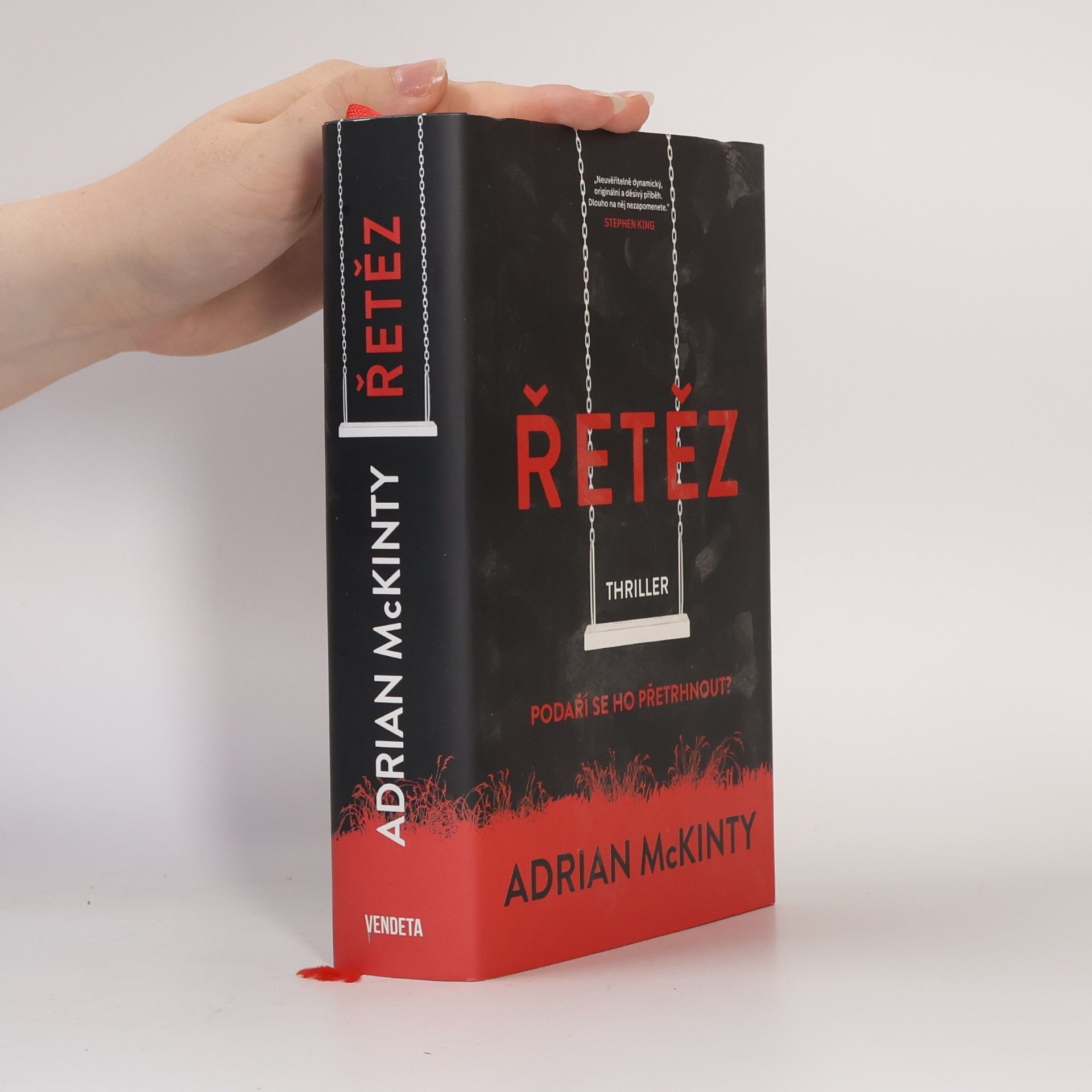 Adrian McKinty Řetěz