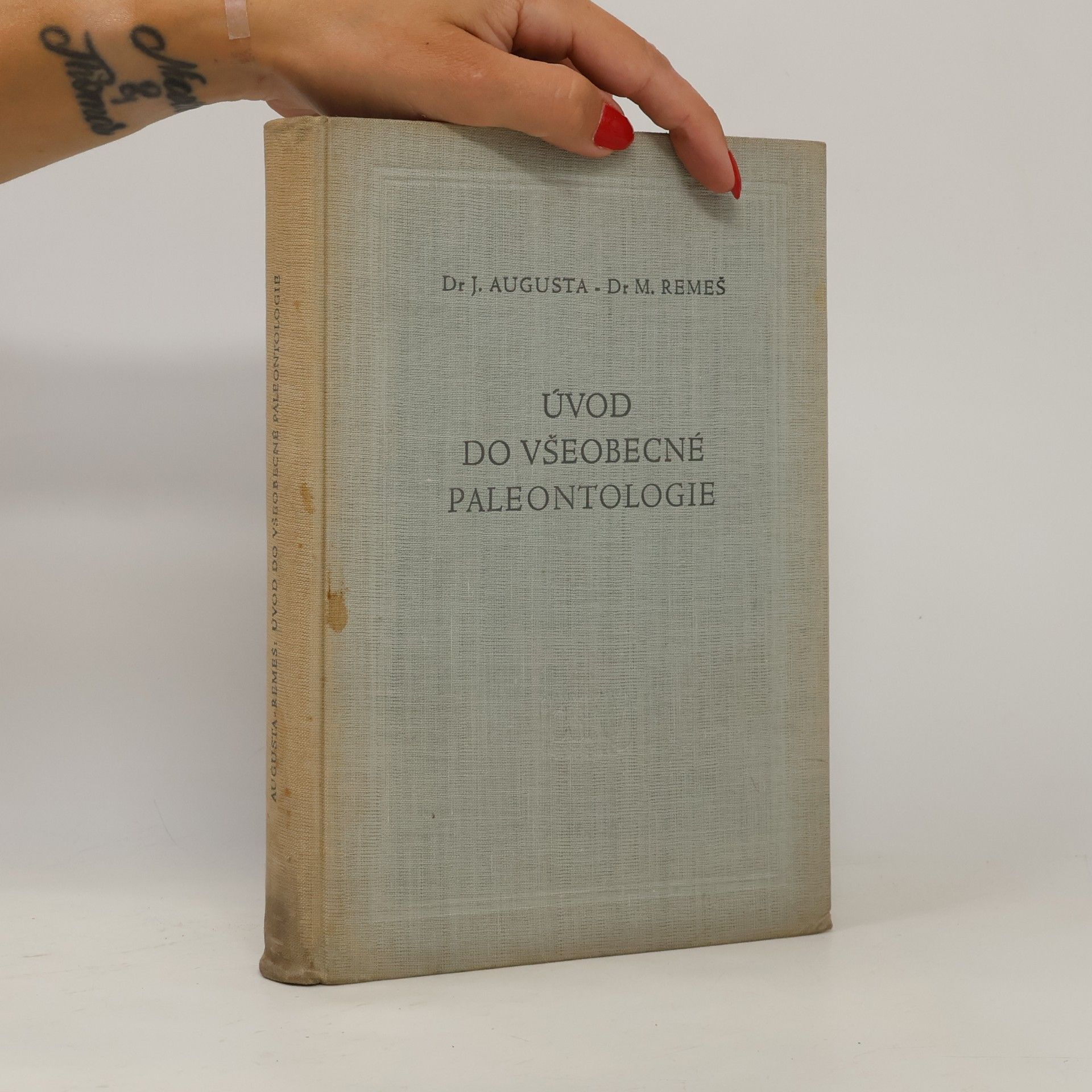 J. August Úvod do všeobecné paleontologie