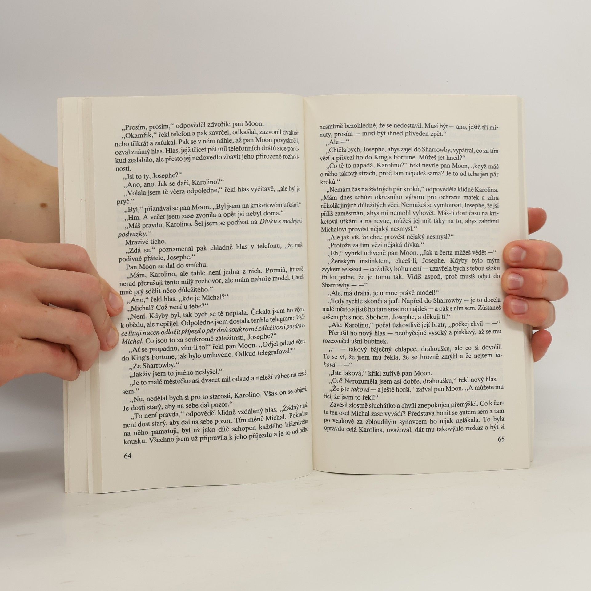 K. R. G. Kenneth Robert Gordon Browne Honba za Annou: Anglický humoristický román