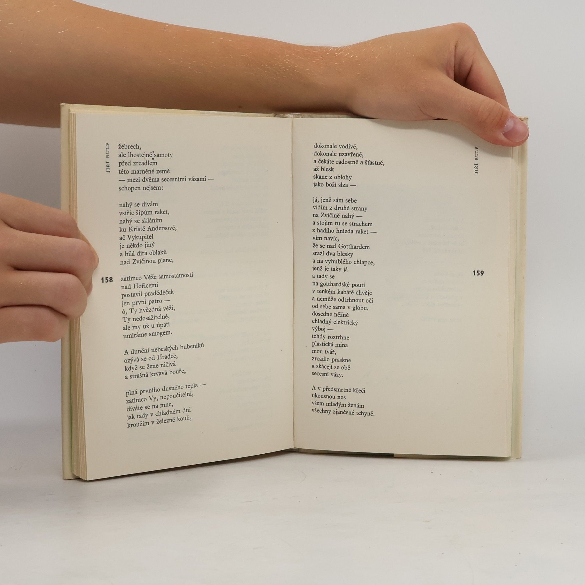 Miroslav Kovářík Zelené peří almanach mladé české poezie