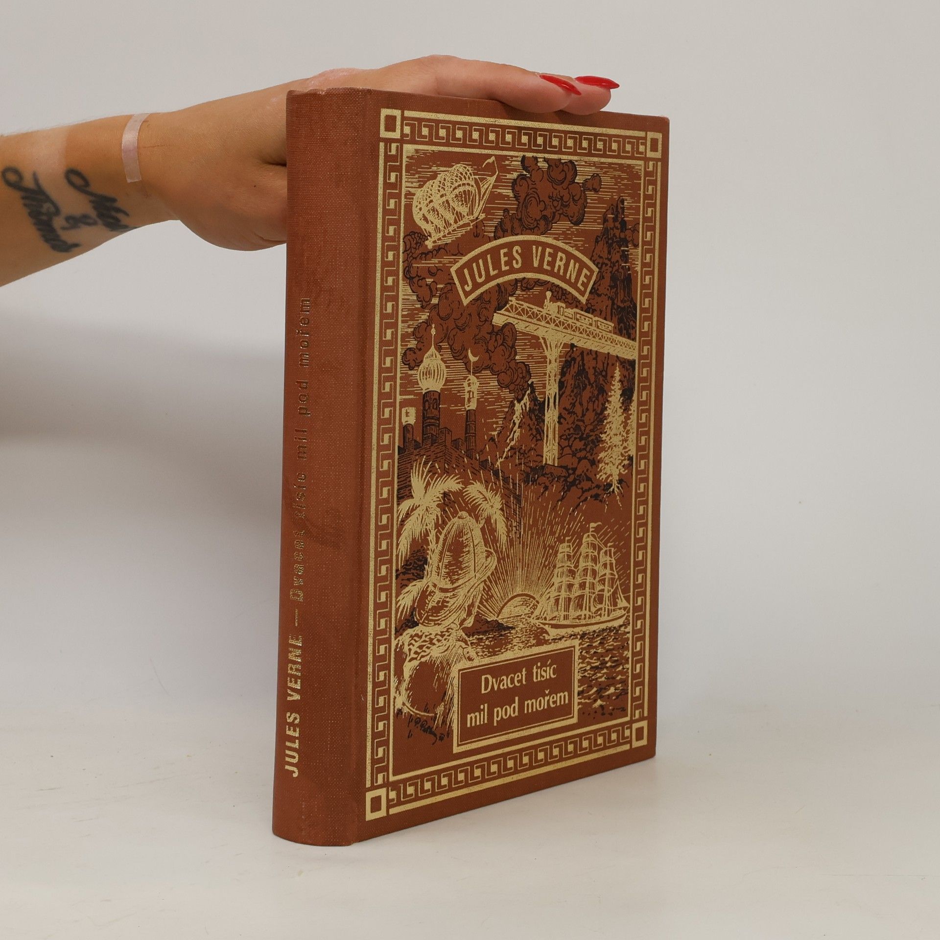 Jules Verne Dvacet tisíc mil pod mořem
