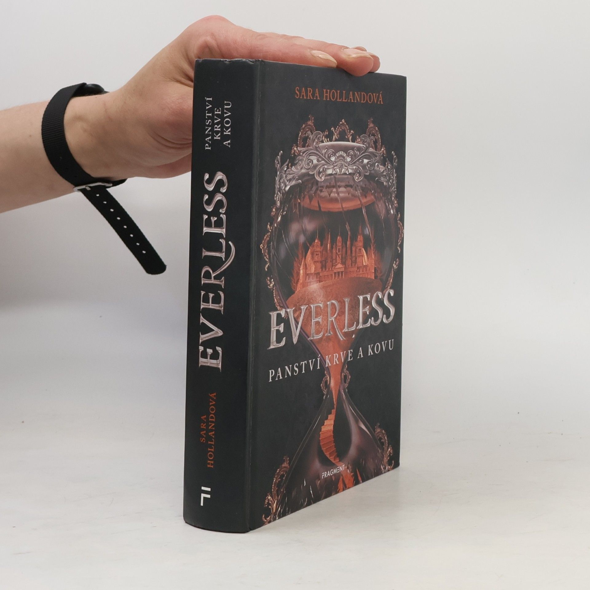 Sara Holland Everless: Panství krve a kovu