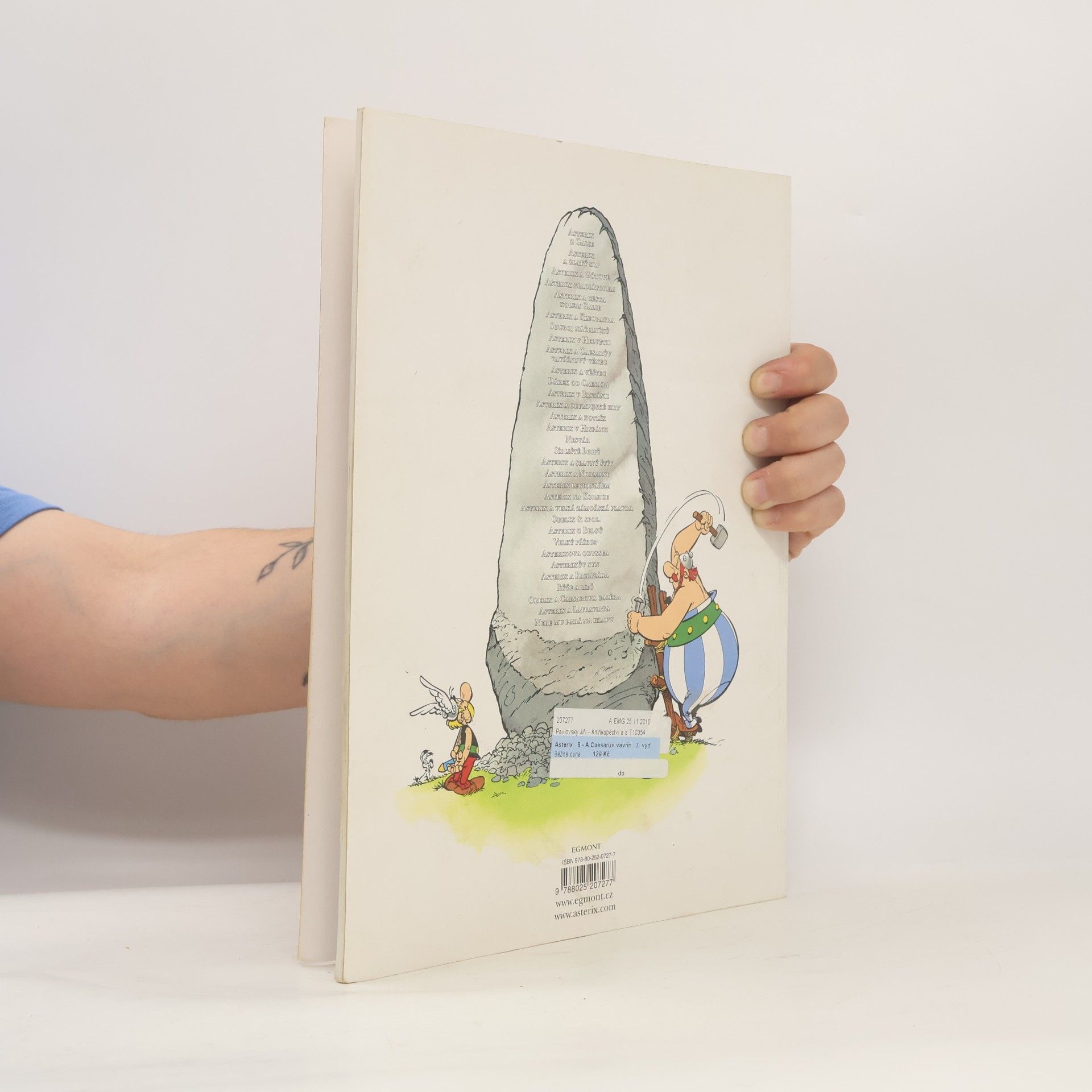 René Goscinny Asterix a Caesarův vavřínový věnec. Díl VIII