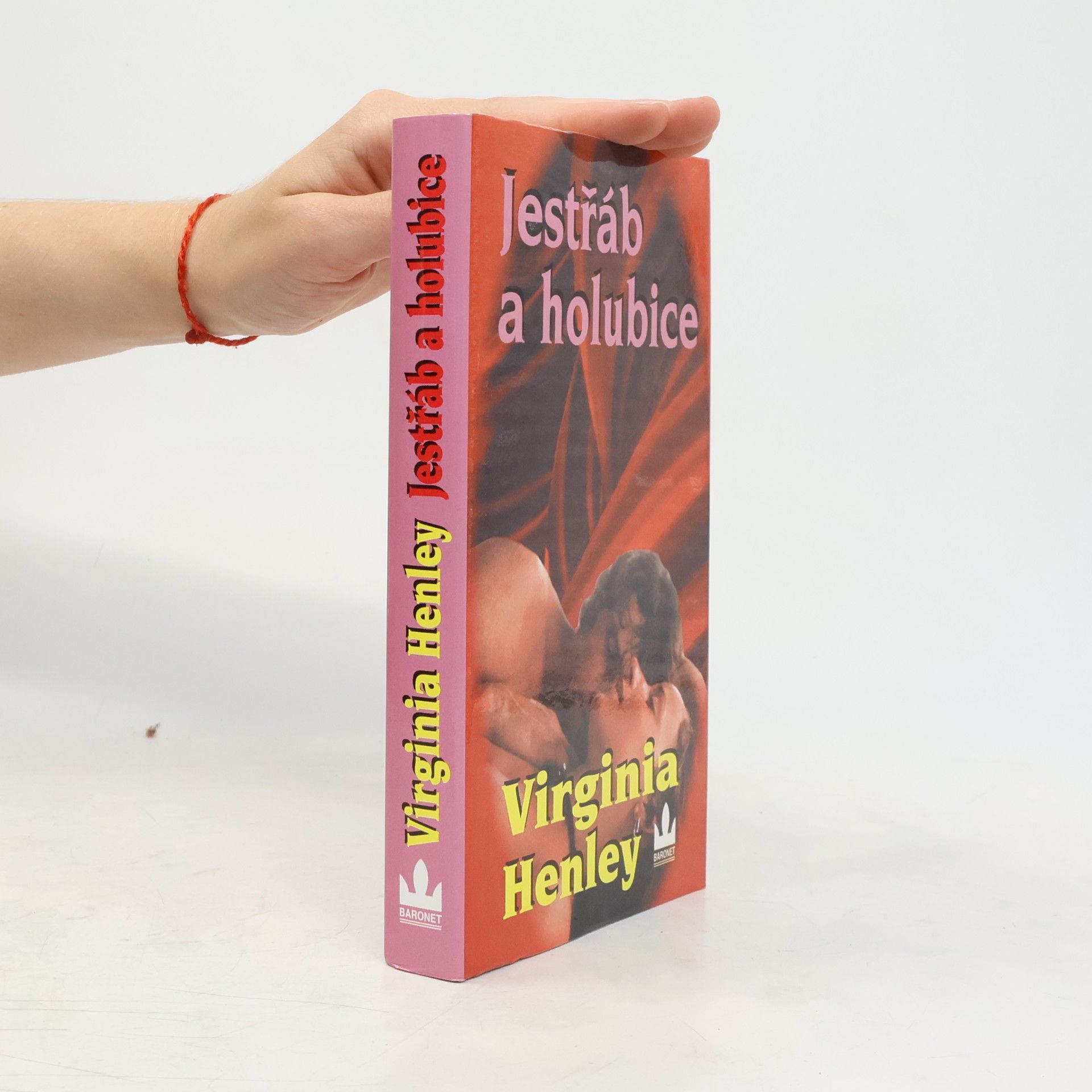 Virginia Henley Jestřáb a holubice