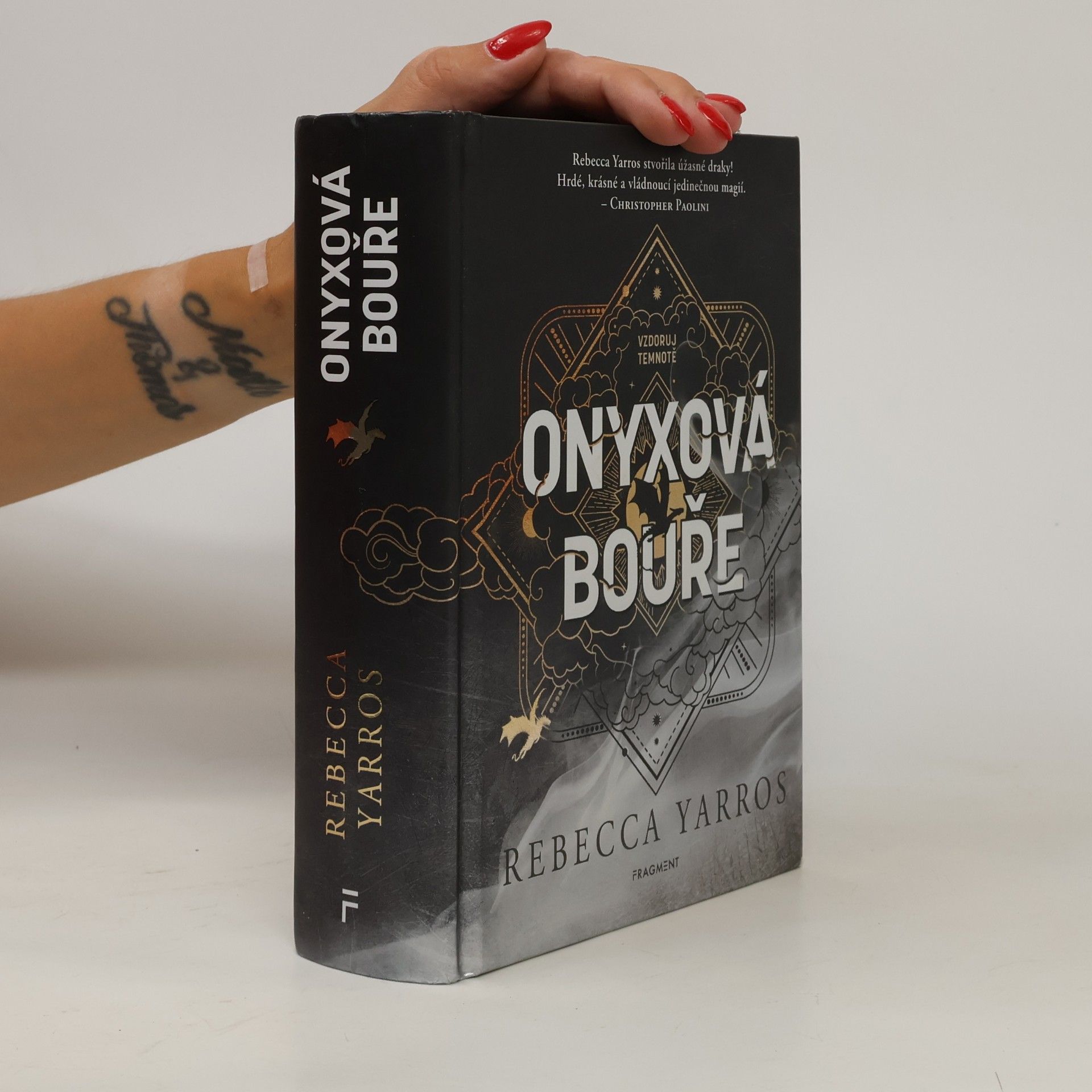 Rebecca Yarros Onyxová bouře