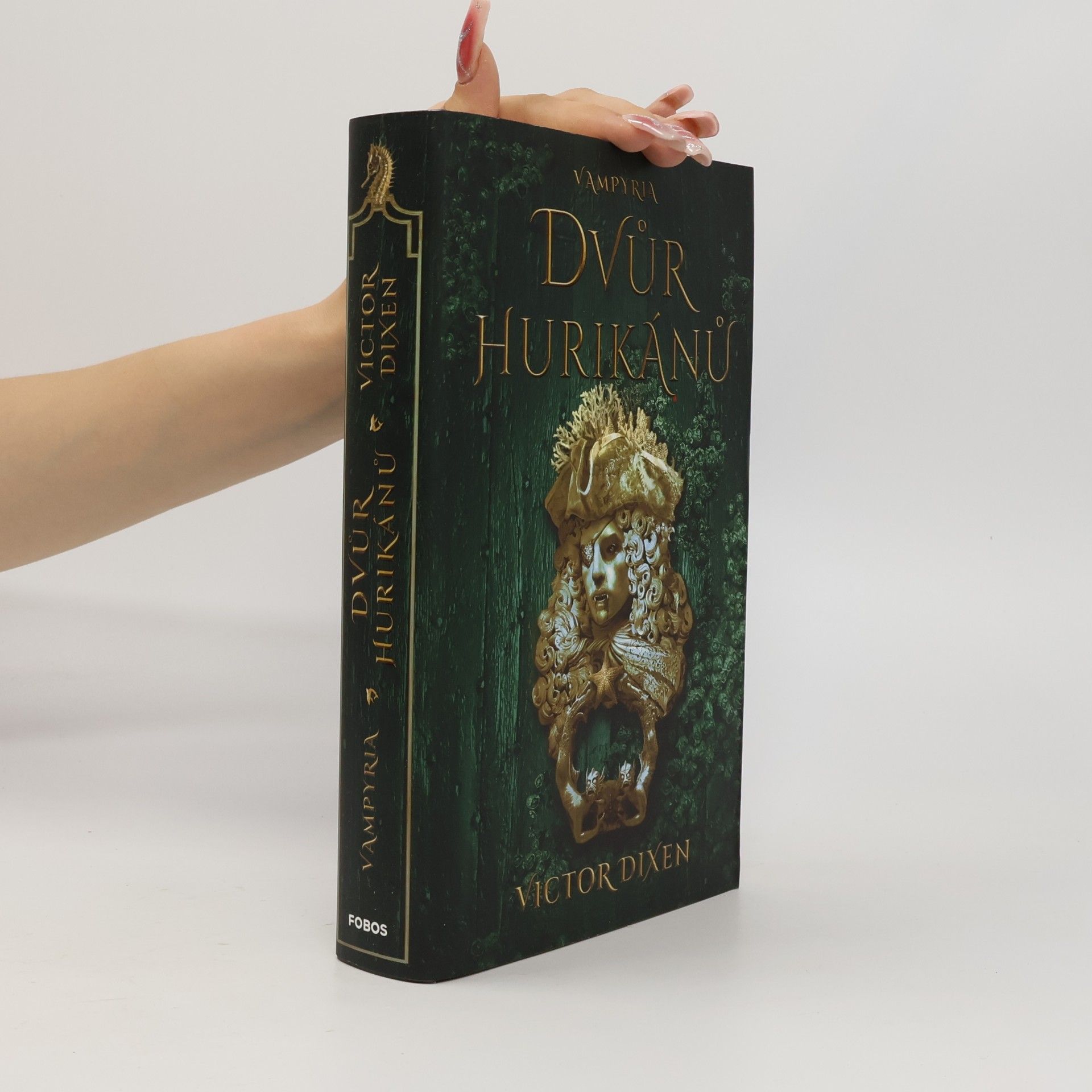 Victor Dixen Vampyria. Dvůr hurikánů