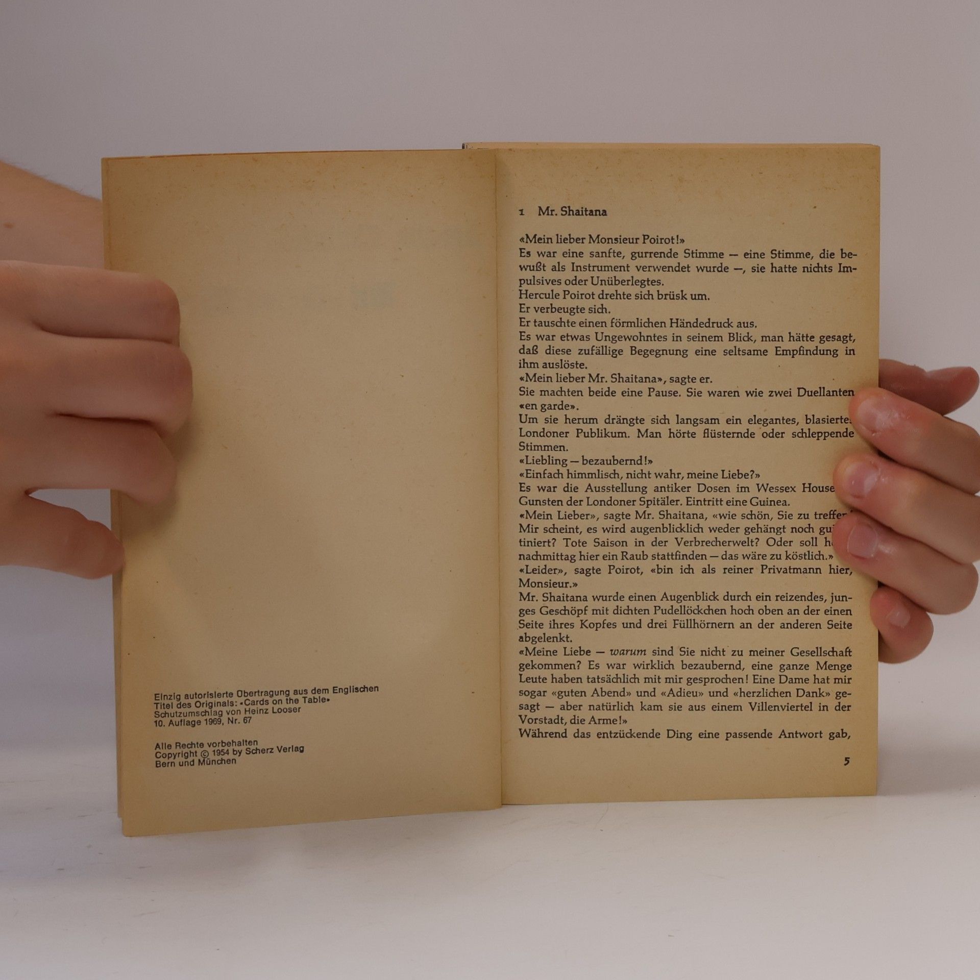 Agatha Christie Mit offenen Karton