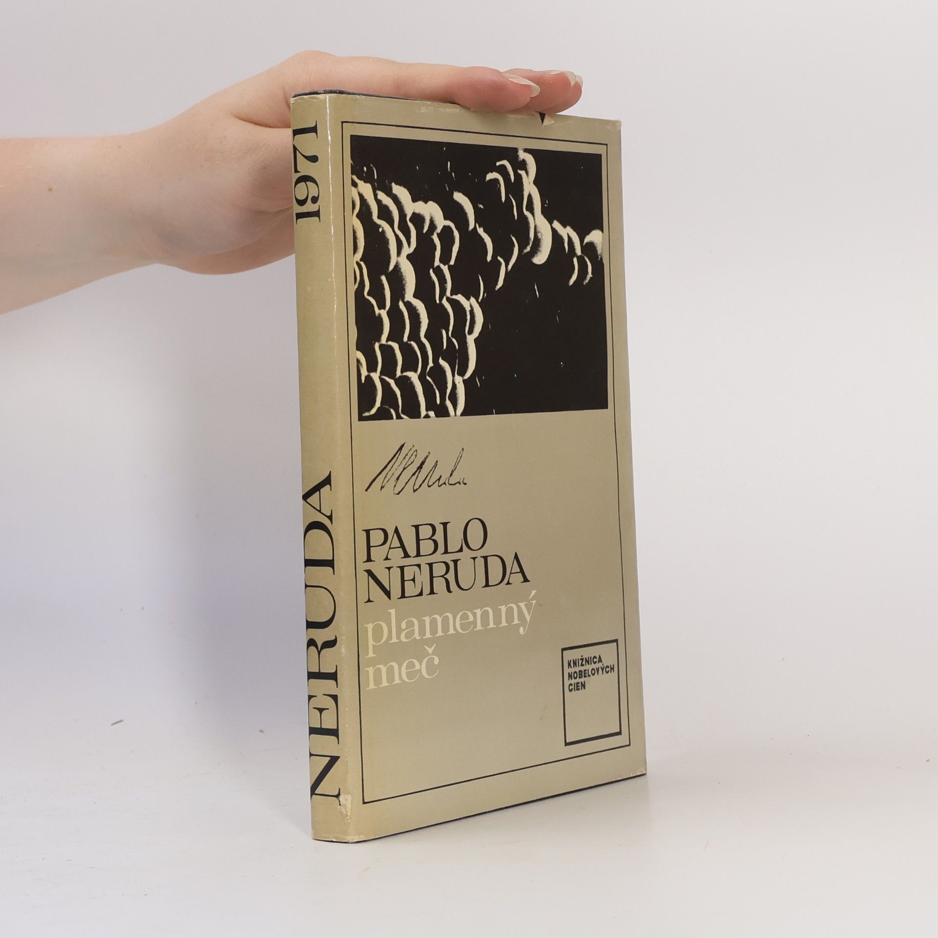 Pablo Neruda Plamenný meč