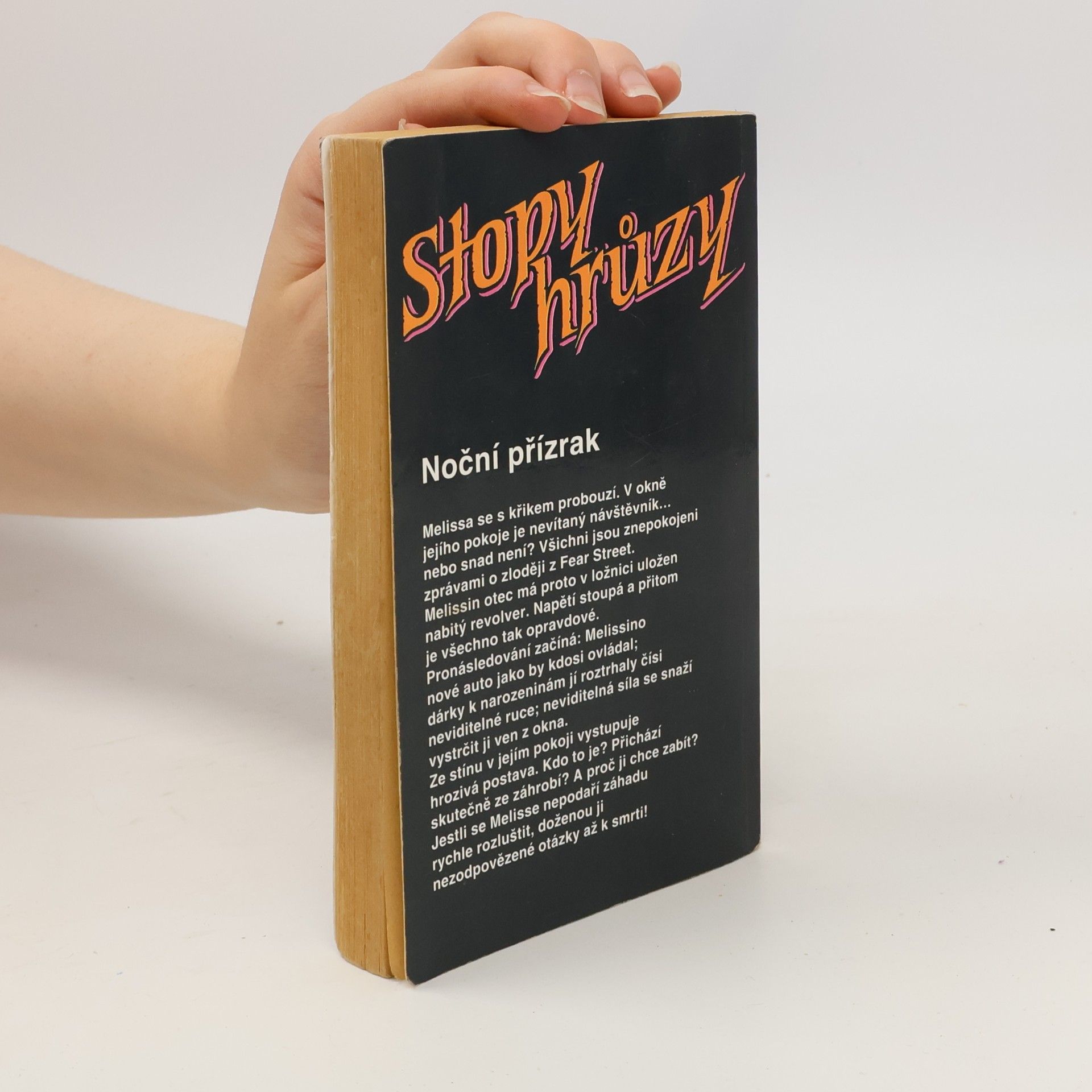 R. L. Stine Pronásledovaná. Stopy hrůzy 16