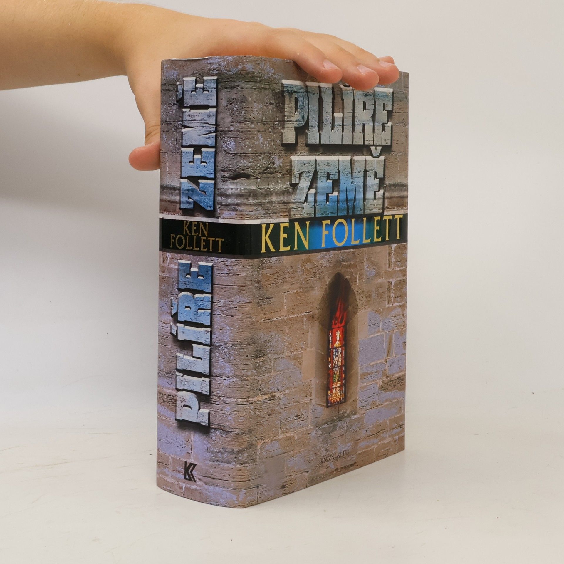 Ken Follett Pilíře země