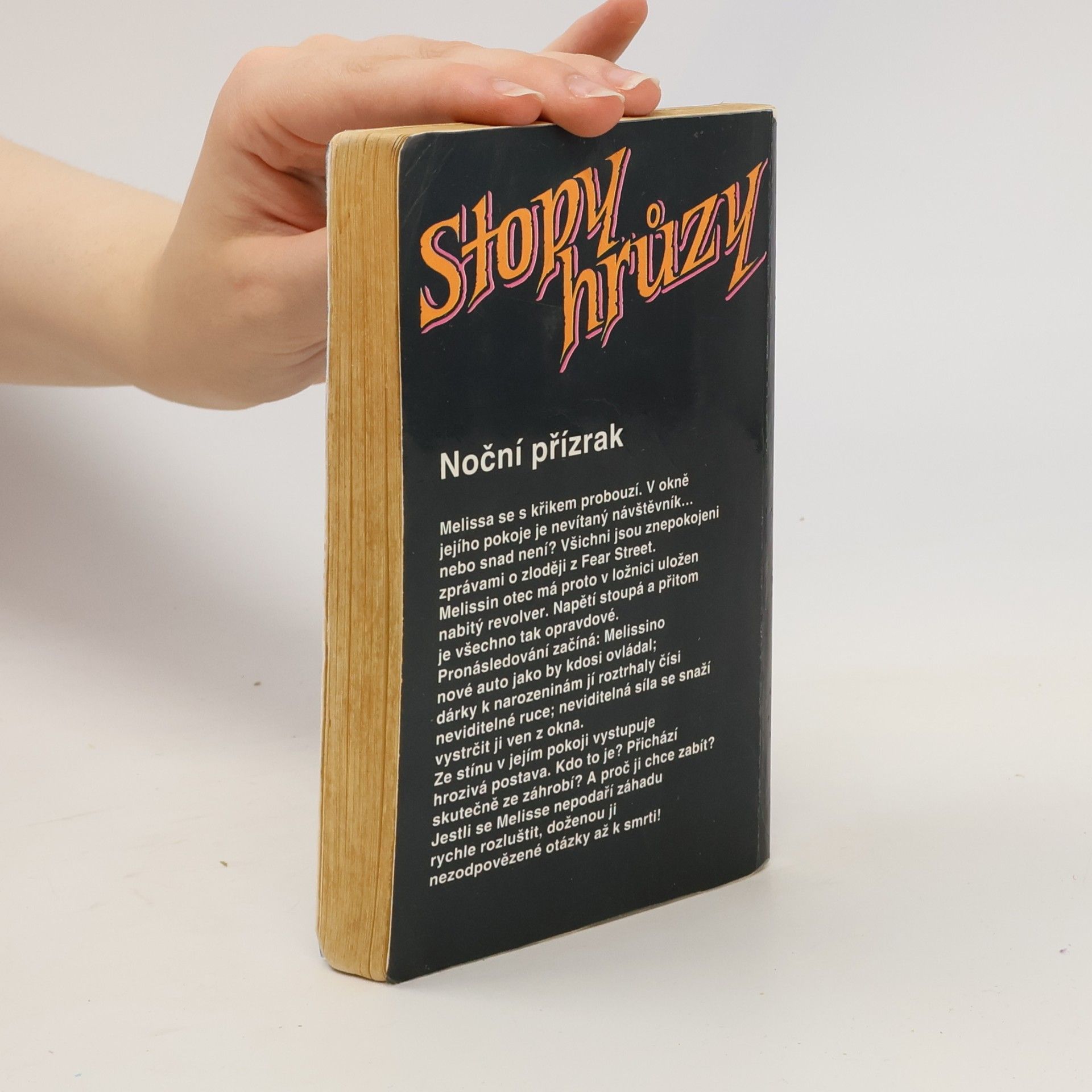 R. L. Stine Pronásledovaná. Stopy hrůzy 16