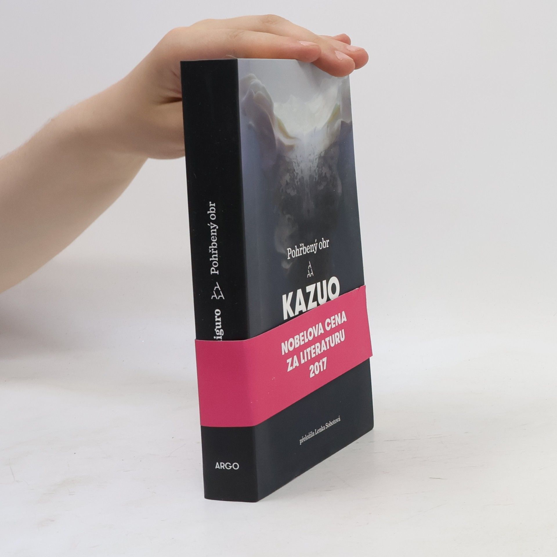Kazuo Ishiguro Pohřbený obr
