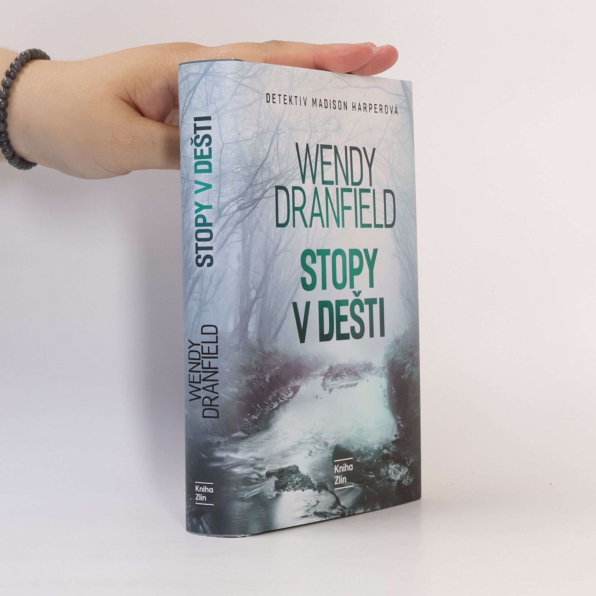 Wendy Dranfield Stopy v dešti