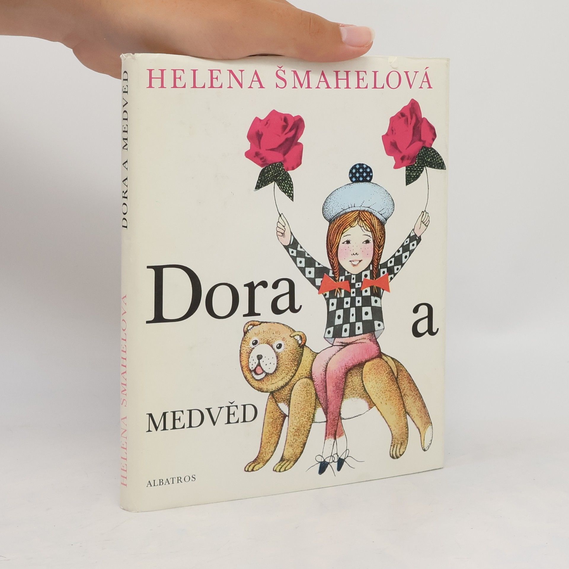 Helena Šmahelová Dora a medvěd