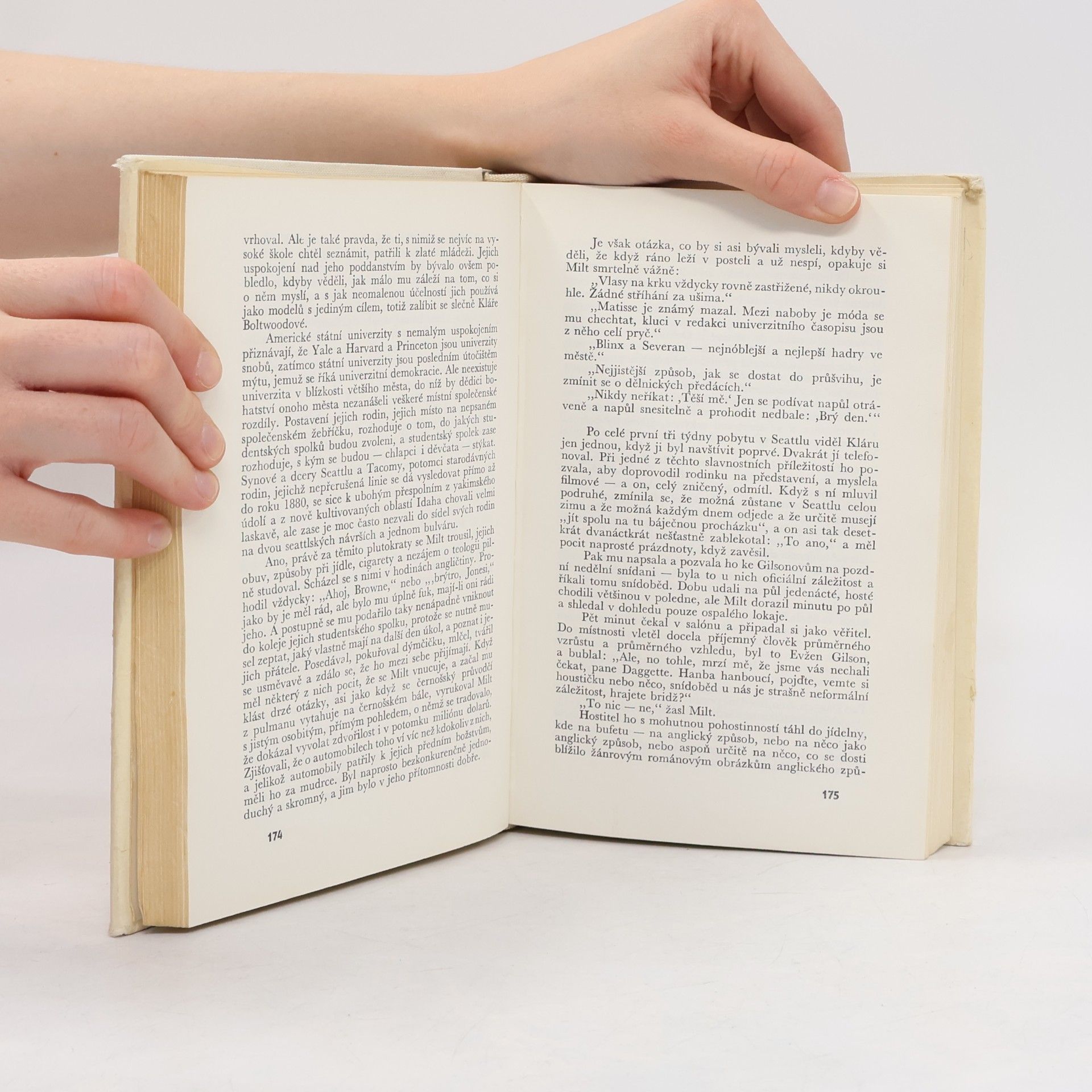 Sinclair Lewis Vzduch zdarma. Člověk, který znal prezidenta. Motýli ve světle obloukovek