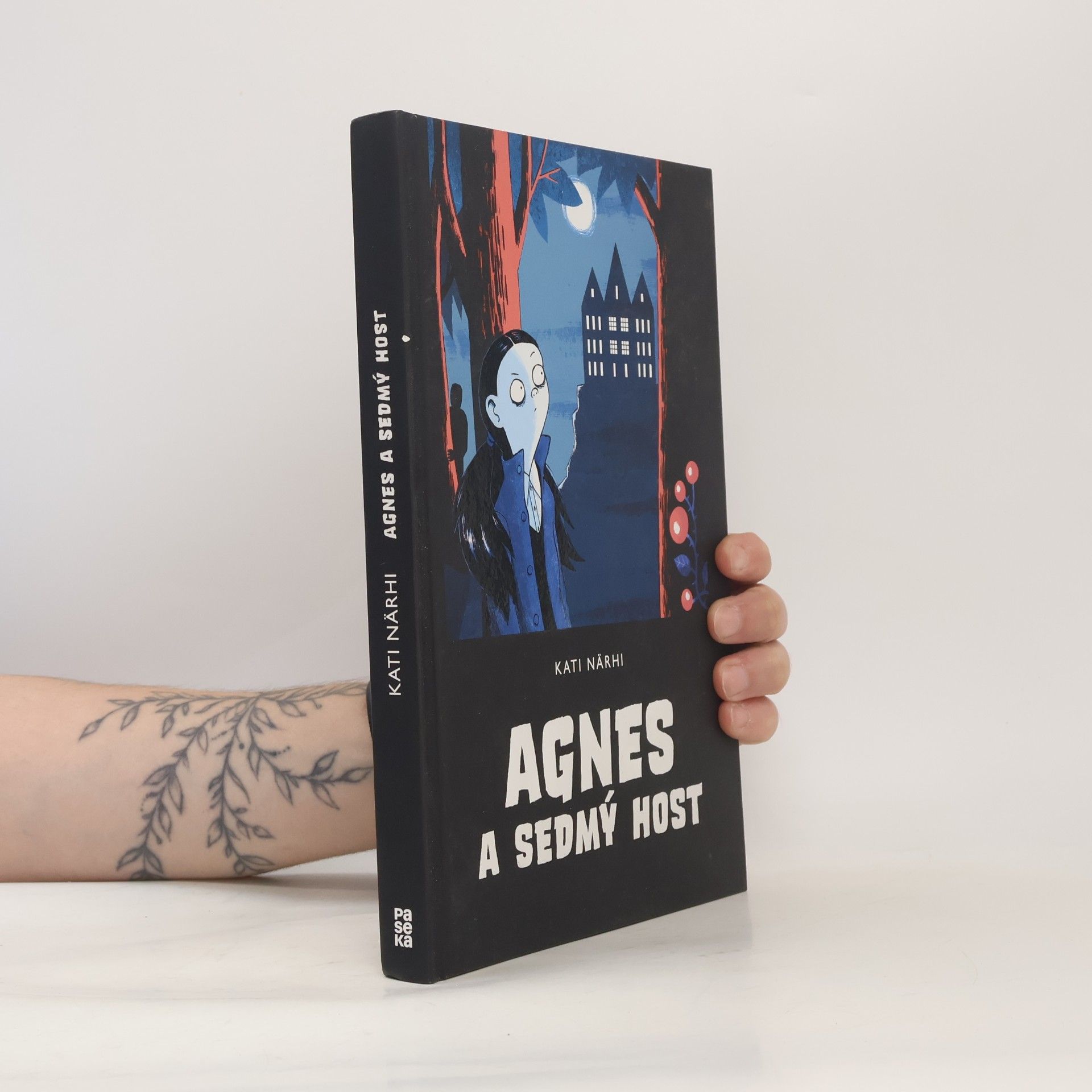 Kati Närhi Agnes a sedmý host