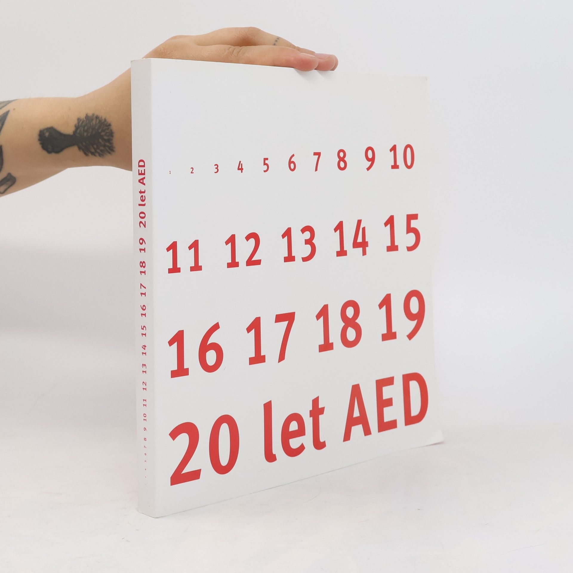 20 let AED