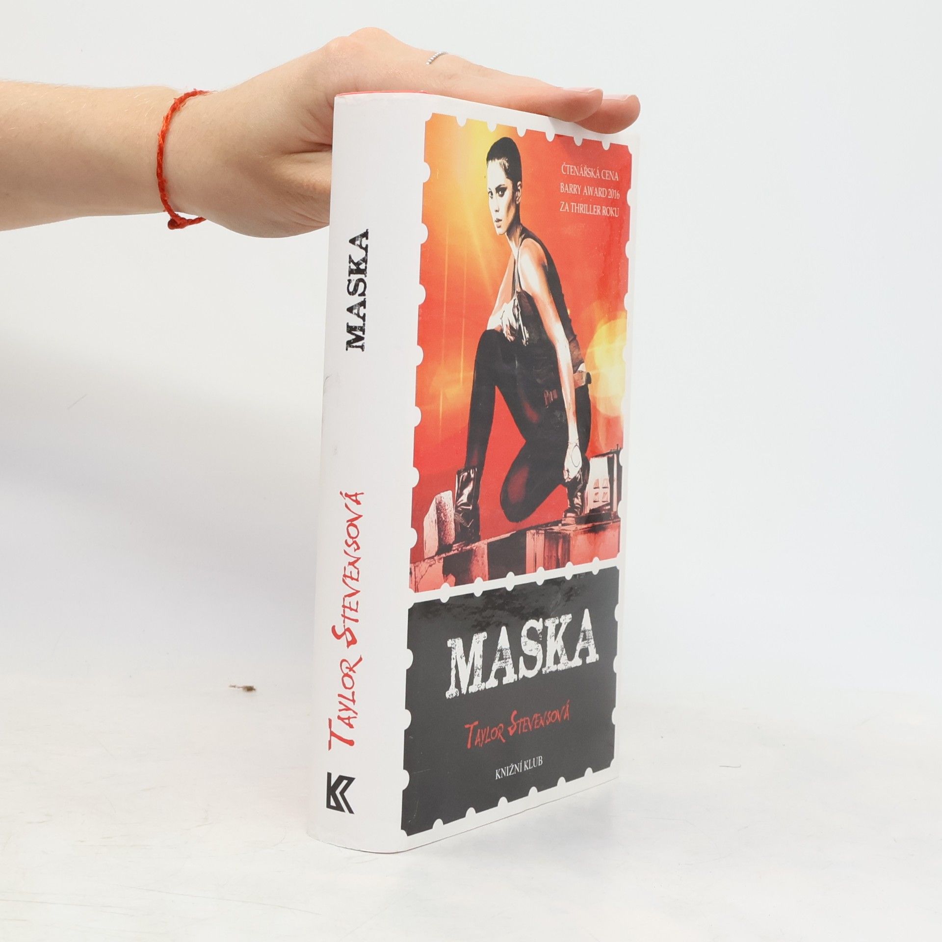 Taylor Stevens Maska