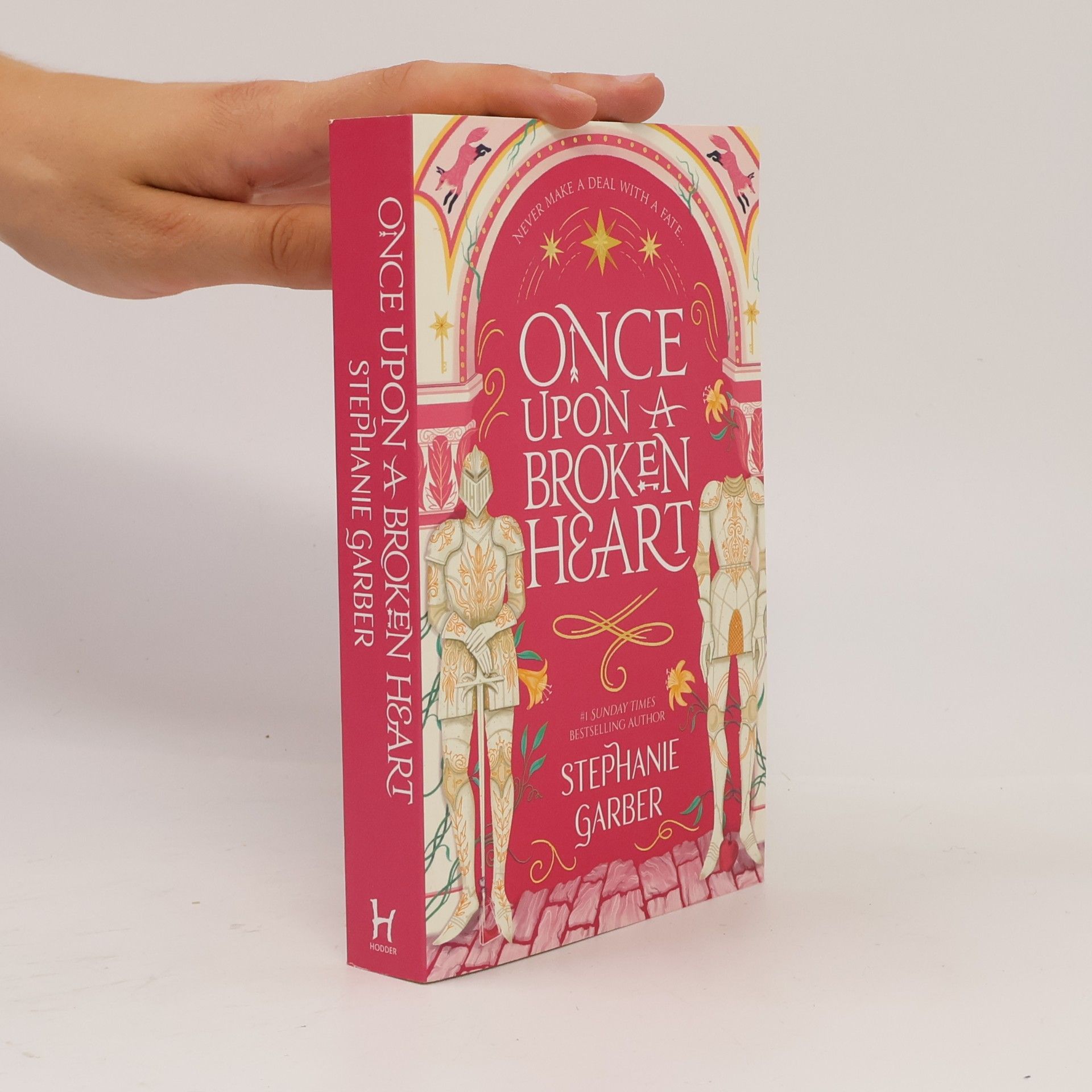 Stephanie Garber Once upon a broken heart