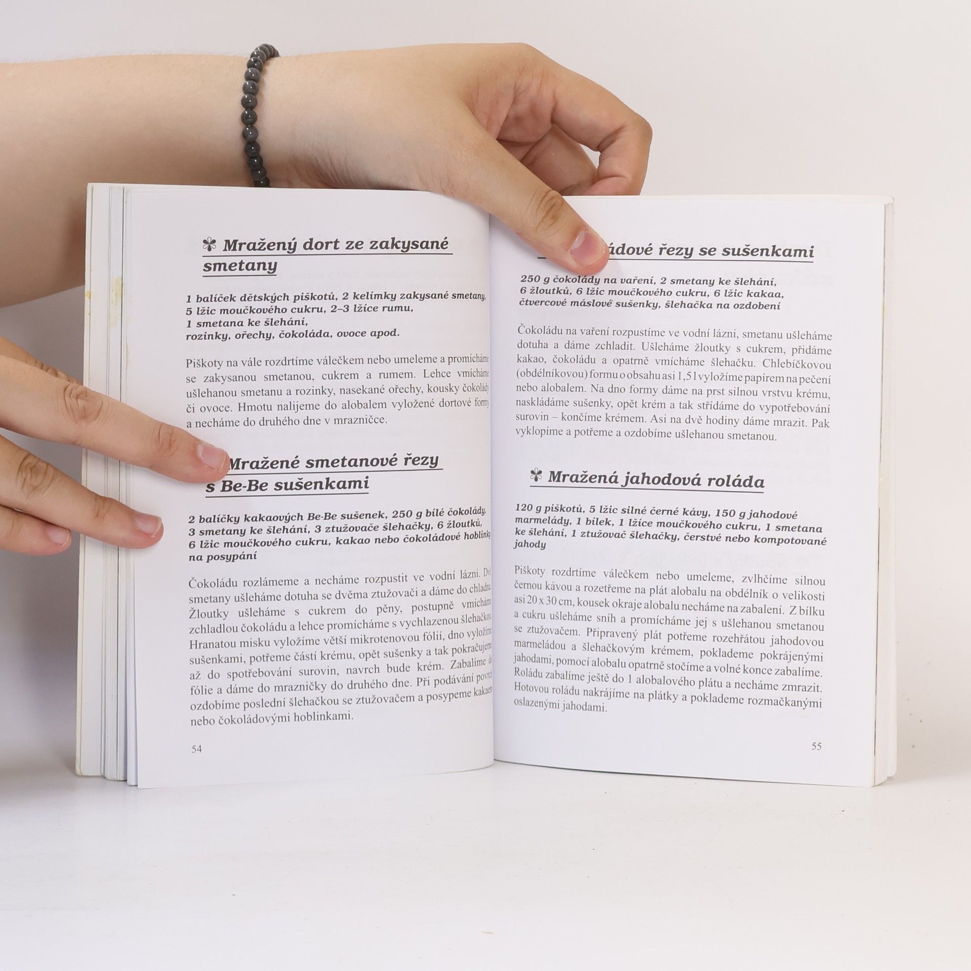 Various authors Nepečené dorty, řezy a drobné zákusky