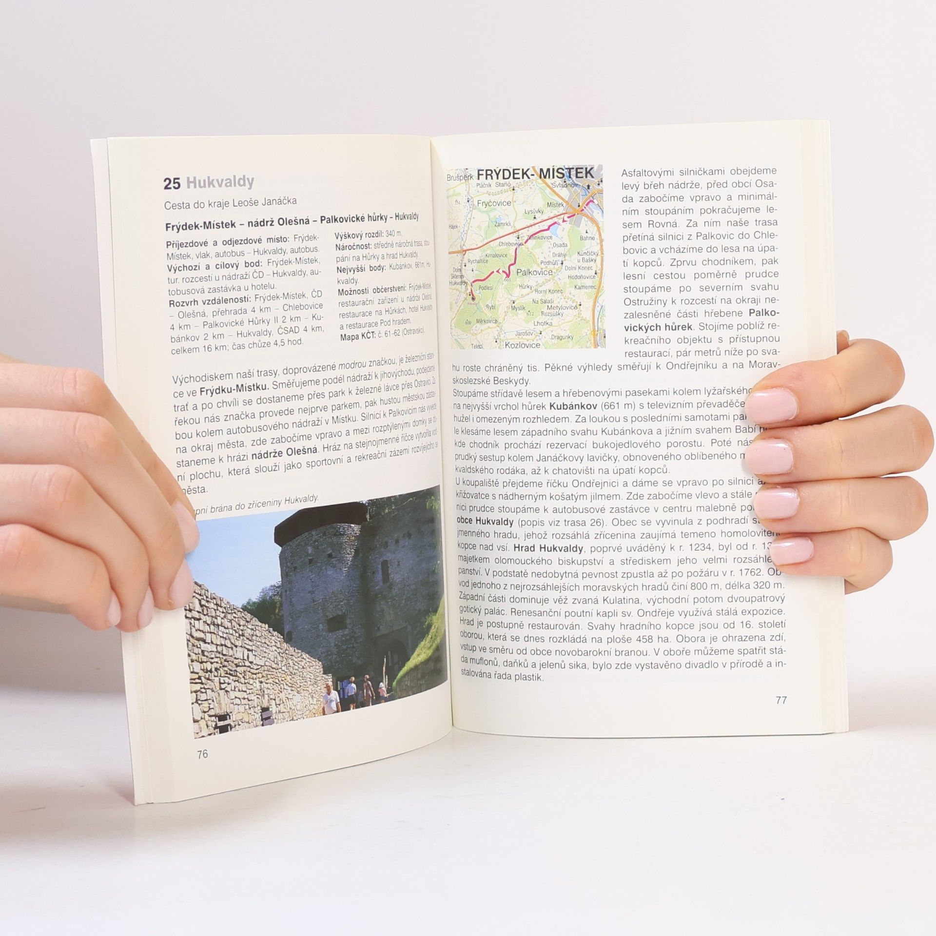 Jan Petřvalský Beskydy : 50 vybraných turistických tras v Moravskoslezských Beskydech a okolních pohořích