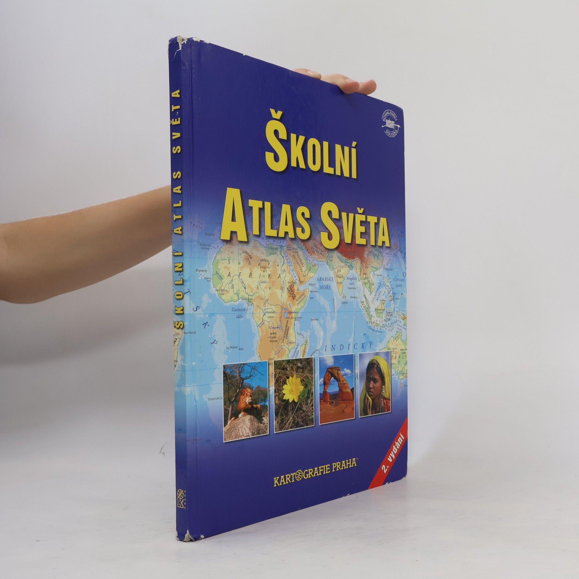 Autorenkollektiv Školní atlas světa