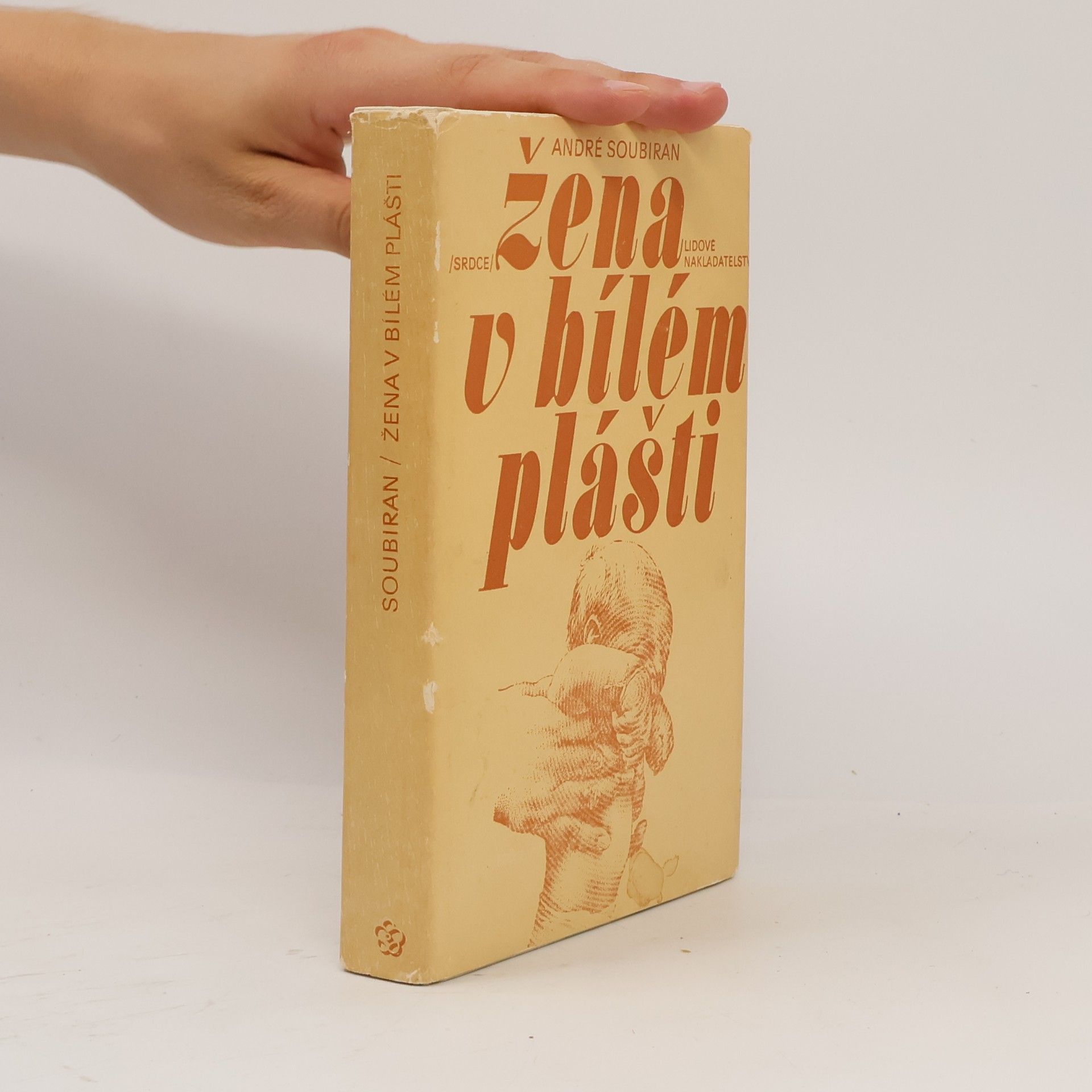 Žena v bílém plášti