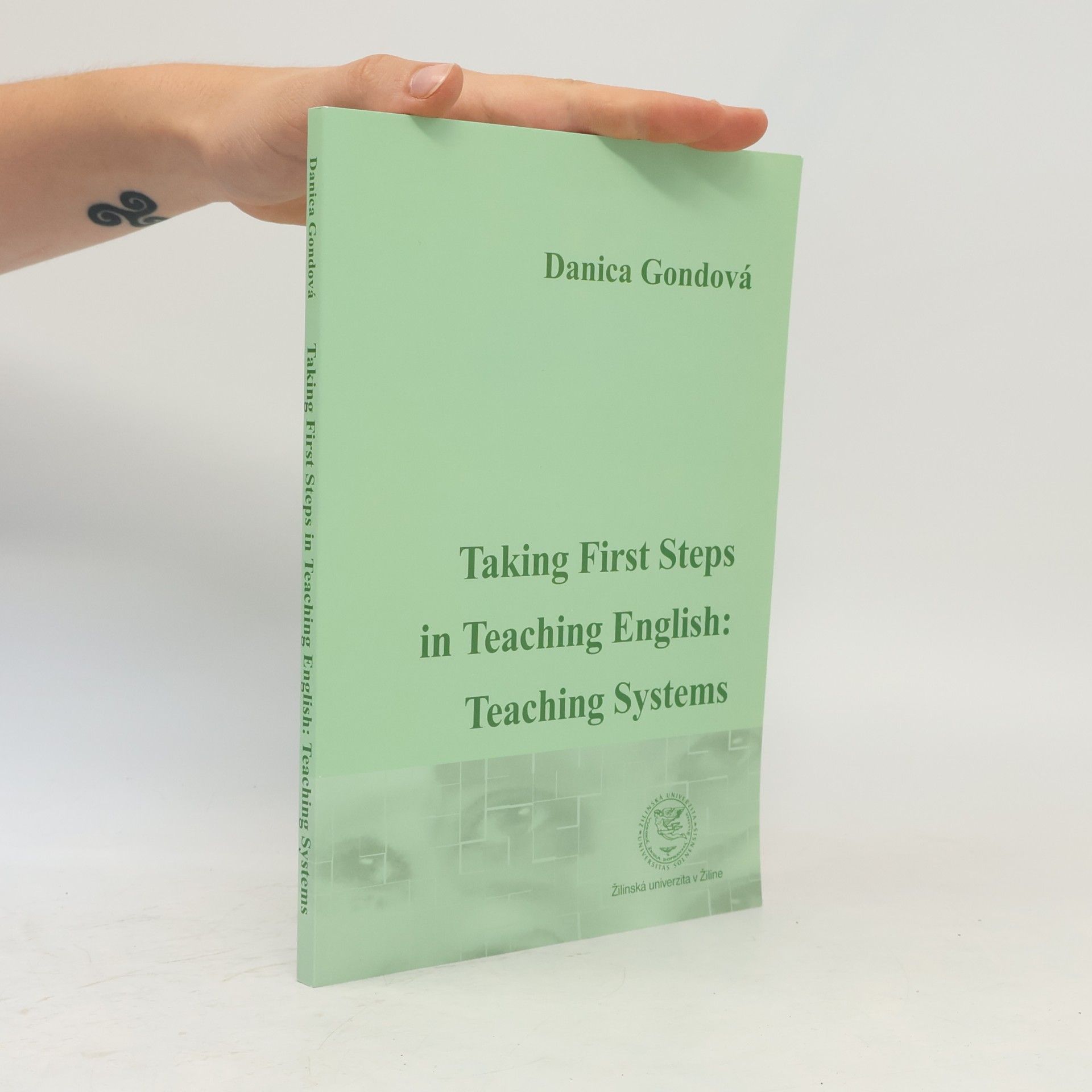 Taking First Steps in Teaching English
