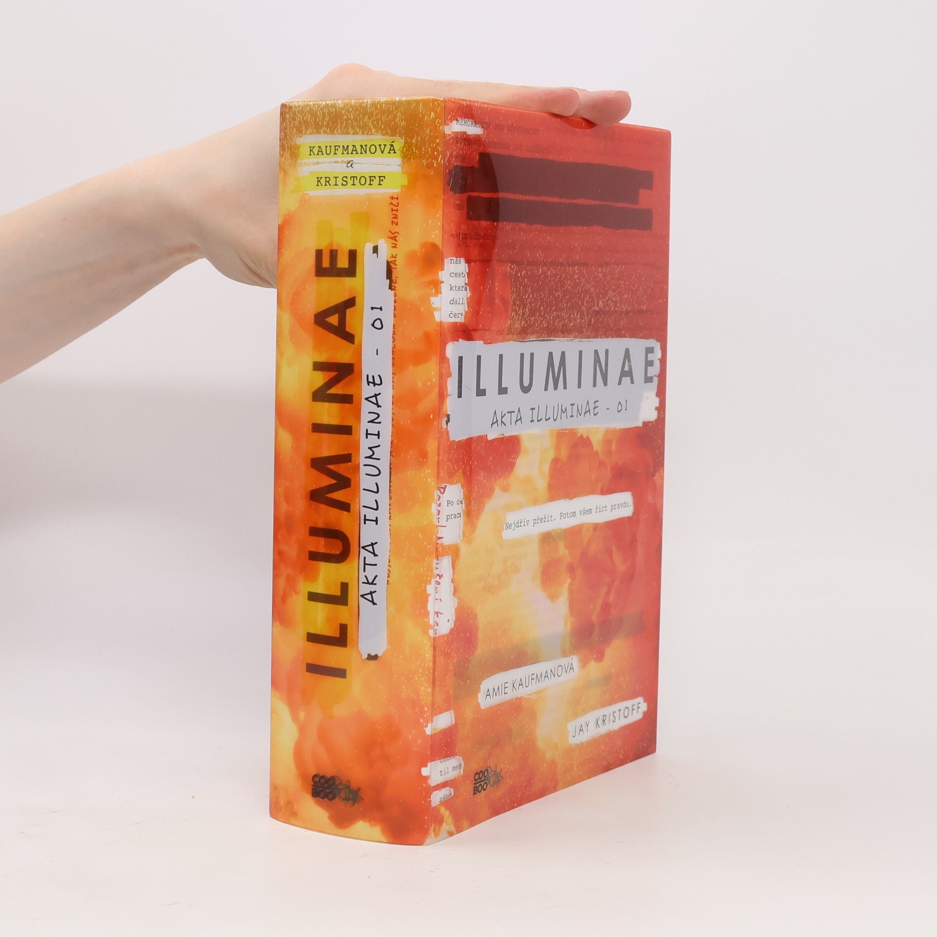 Amie Kaufman Akta illuminae 01, Illuminae