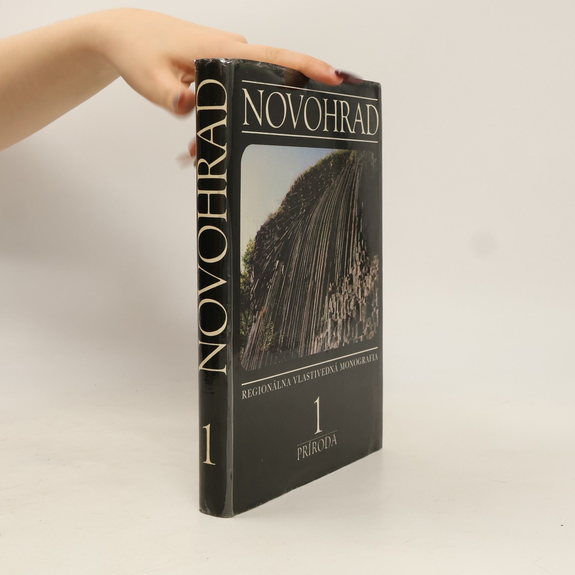 Autores varios Novohrad 1