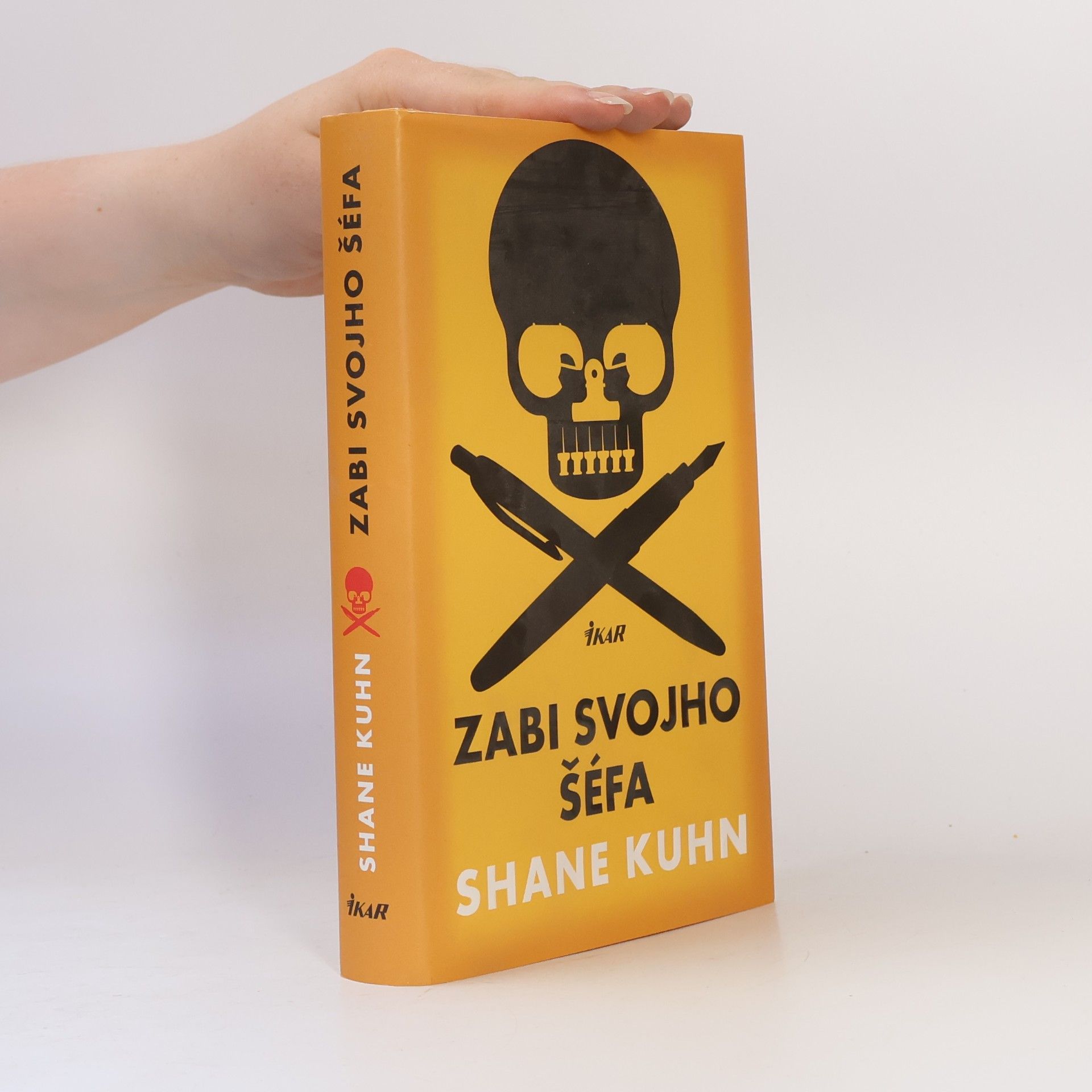 Shane Kuhn Zabi svojho šéfa