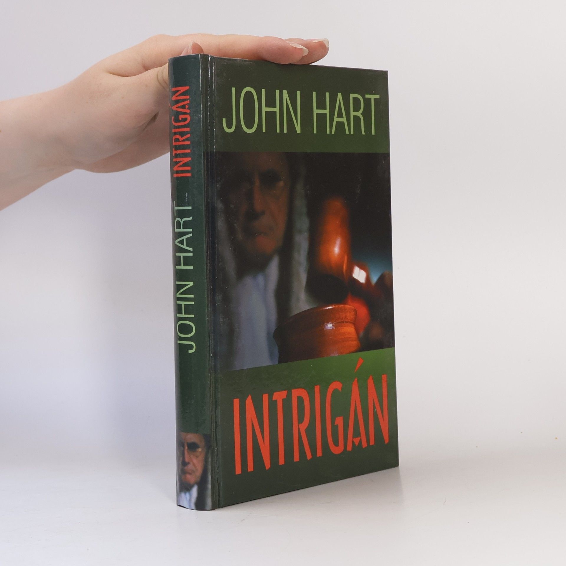 John Hart Intrigán