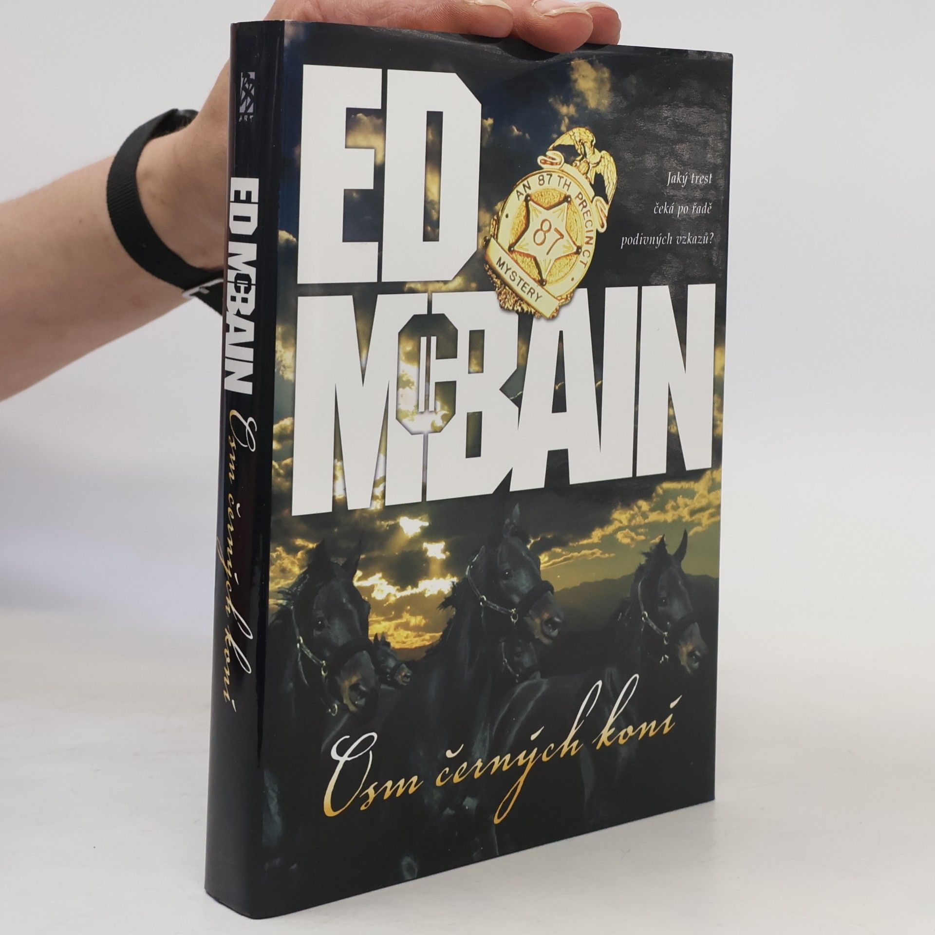 Ed McBain Osm černých koní : román z 87. revíru