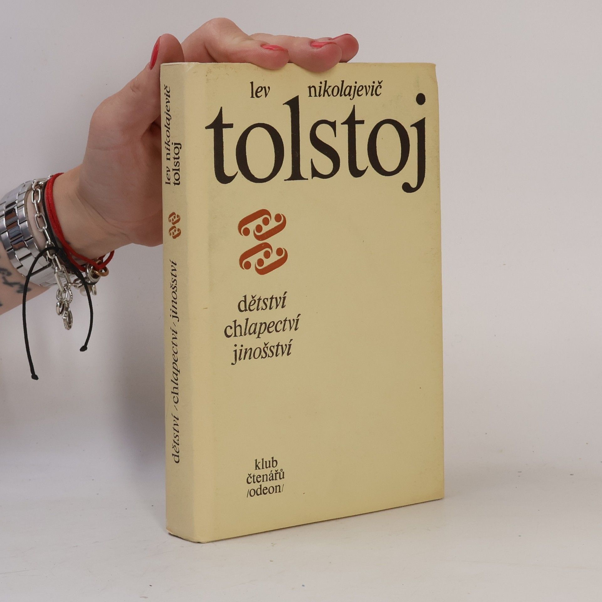 Léon Tolstoï Dětství, chlapectví, jinošství