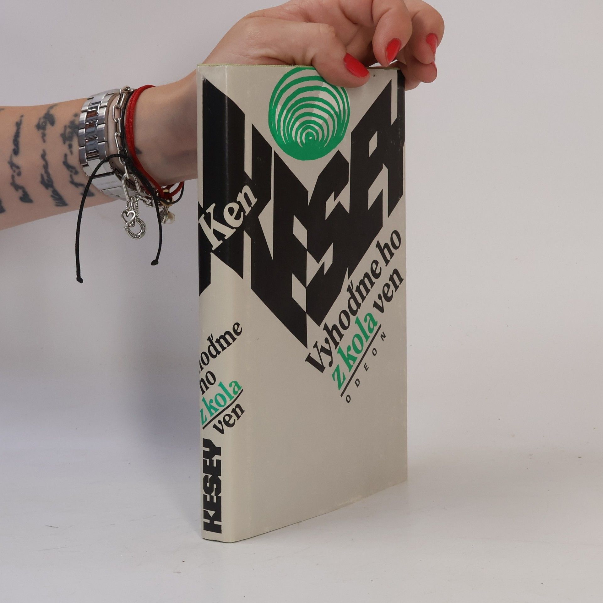 Ken Kesey Vyhoďme ho z kola ven
