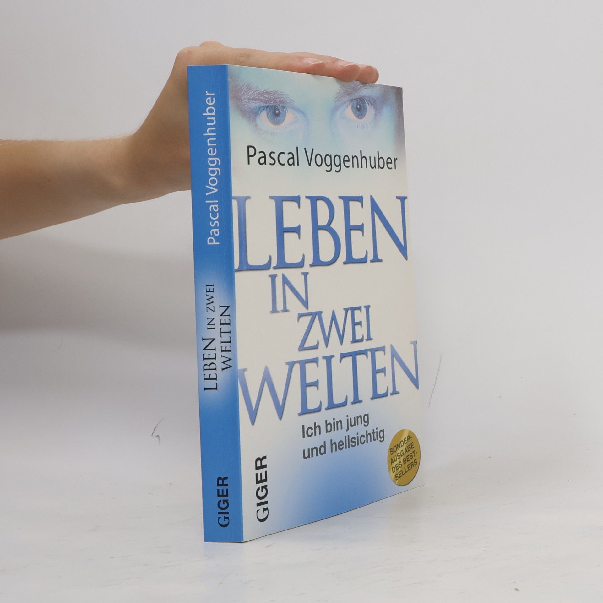 Pascal Voggenhuber Leben in zwei Welten