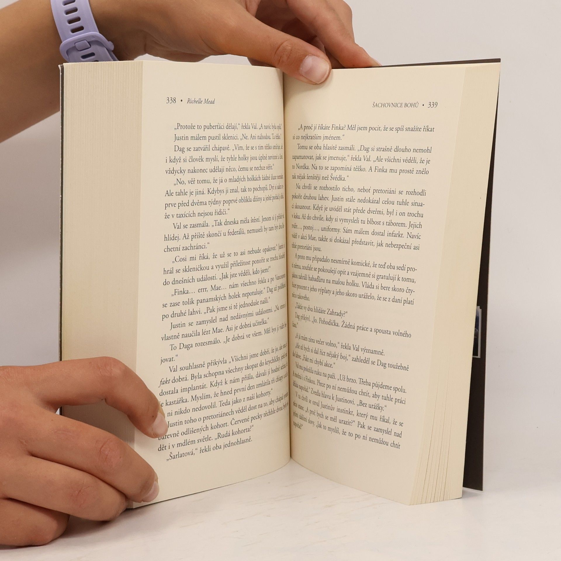 Richelle Mead Série Věk X. Šachovnice bohů