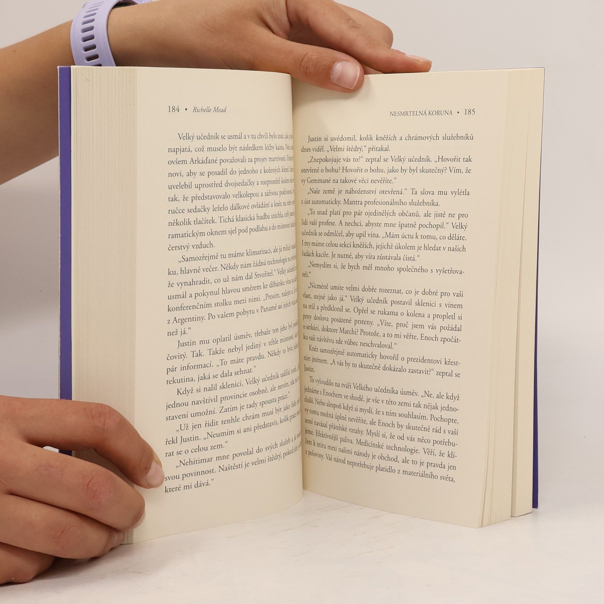 Richelle Mead Nesmrtelná koruna. Věk X. 2. díl