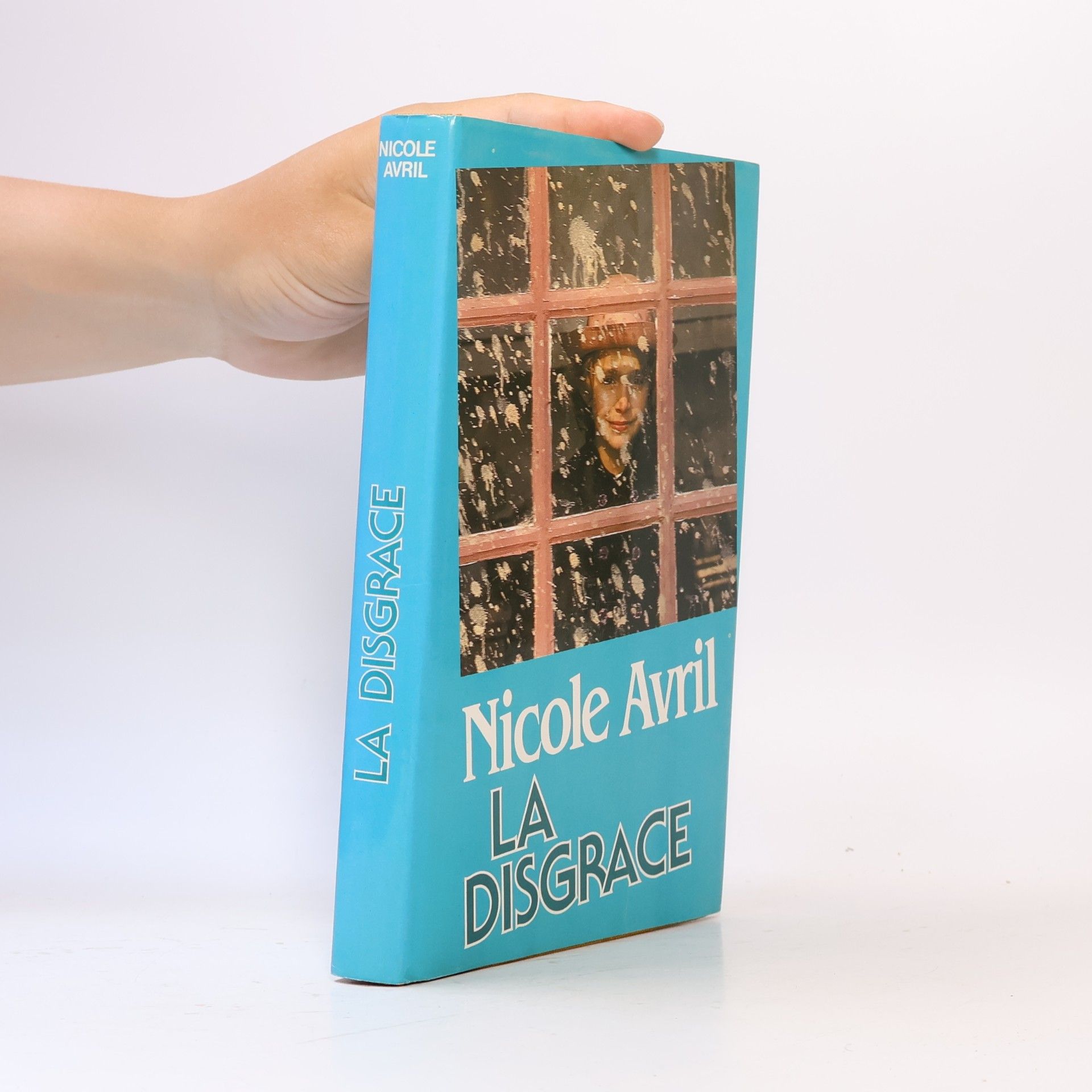 Nicole Avril La Disgrace
