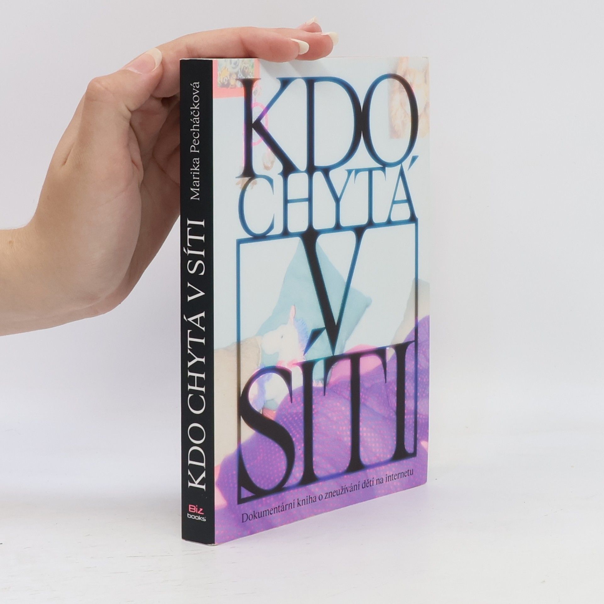 Marika Pecháčková Kdo chytá v síti