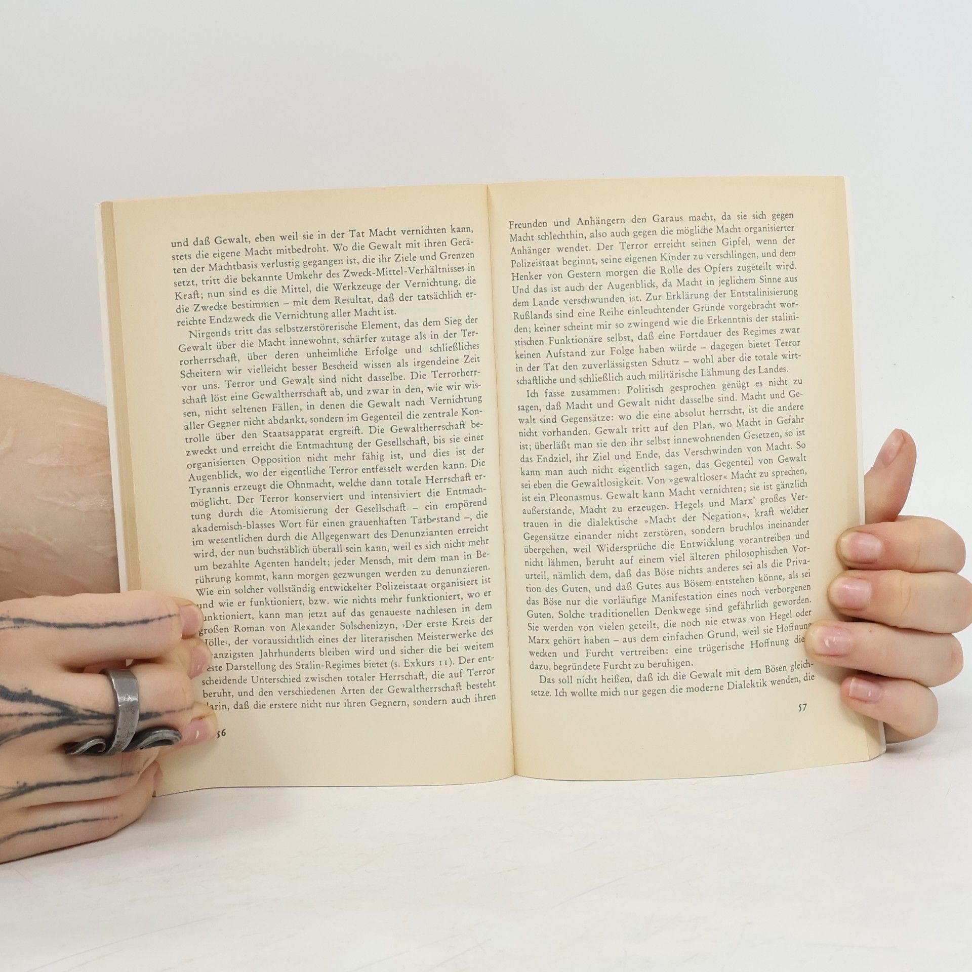 Hannah Arendt Macht und Gewalt