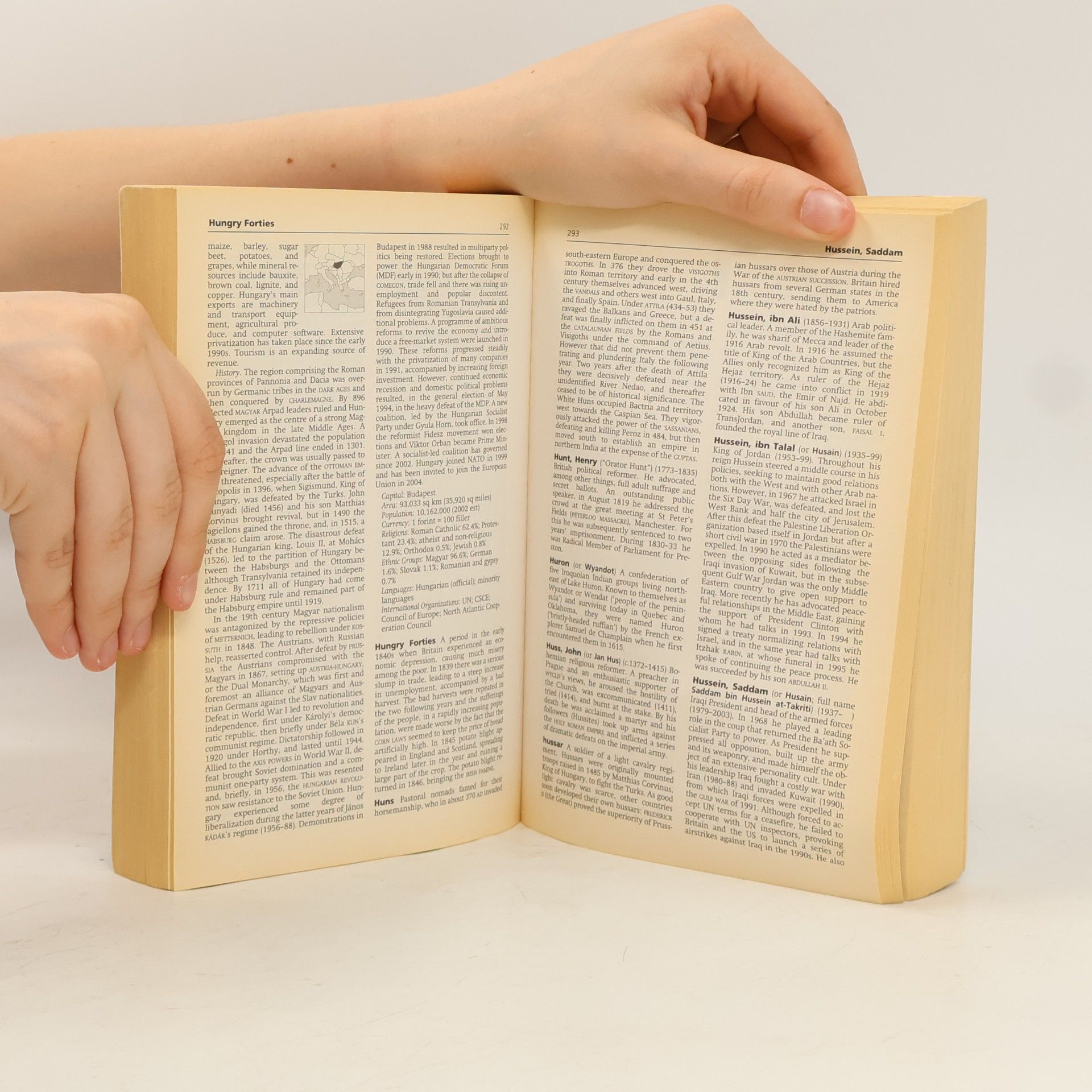 Alan Isaacs Dictionary of World History